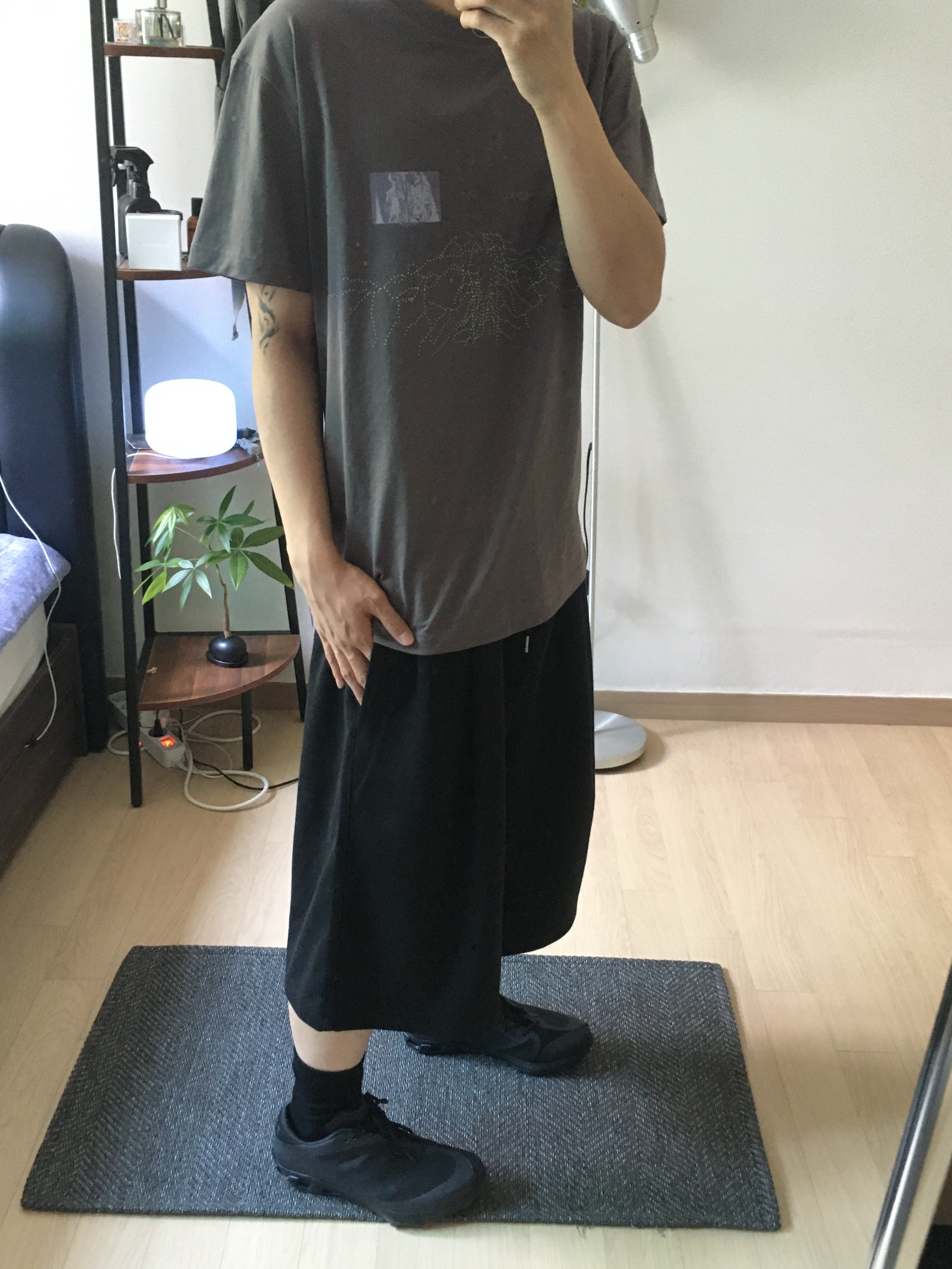Sansan Gear Organ System T-Shirt Red Bean, On Running x Post Archive Faction (Paf) Cloudventure Peak All Black 착용 스타일 - 2