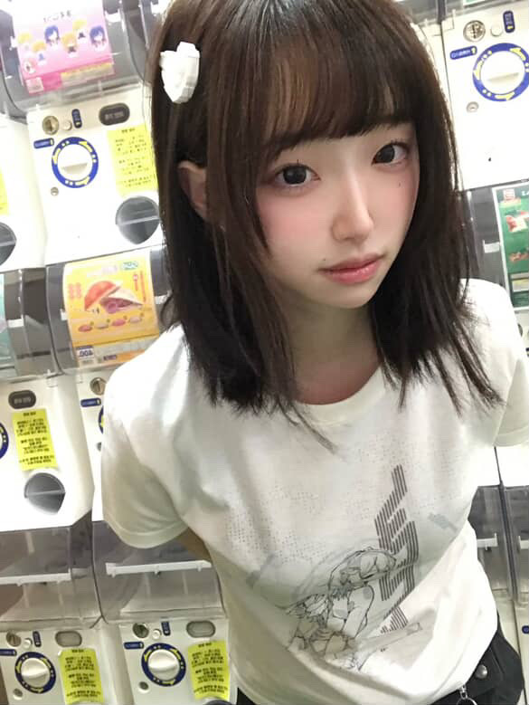 [KREAM 단독] Miuki Lumiel_00 Wing Hair Clip White 2ea/set, [KREAM 단독] Miuki Kiel Back Wing T-shirt White (Slimfit) 착용 스타일