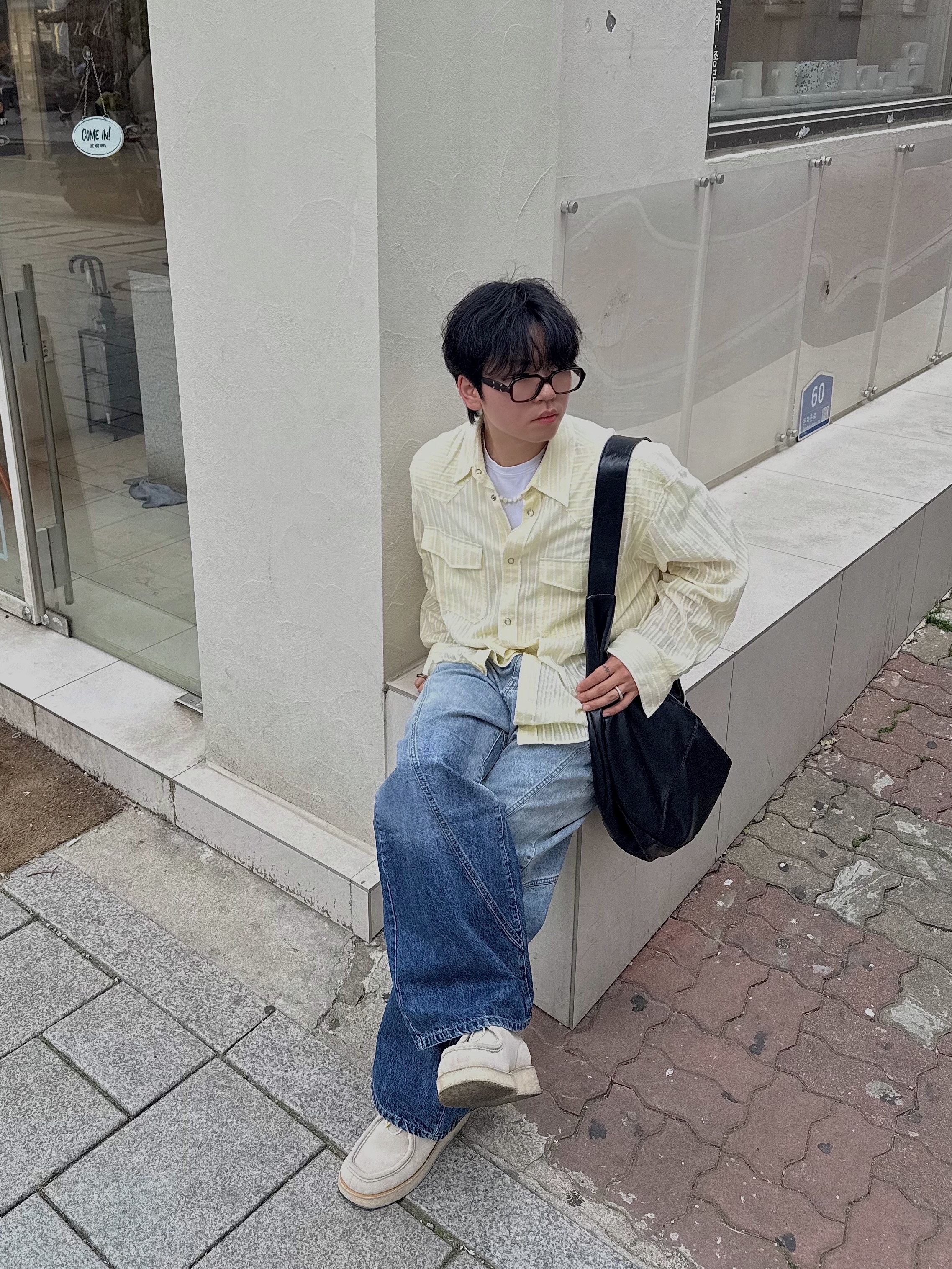 Gentle Monster x Maison Margiela MM114 Black Clear, (W) Clarks Wallabee Maple Suede 착용 스타일 - 4