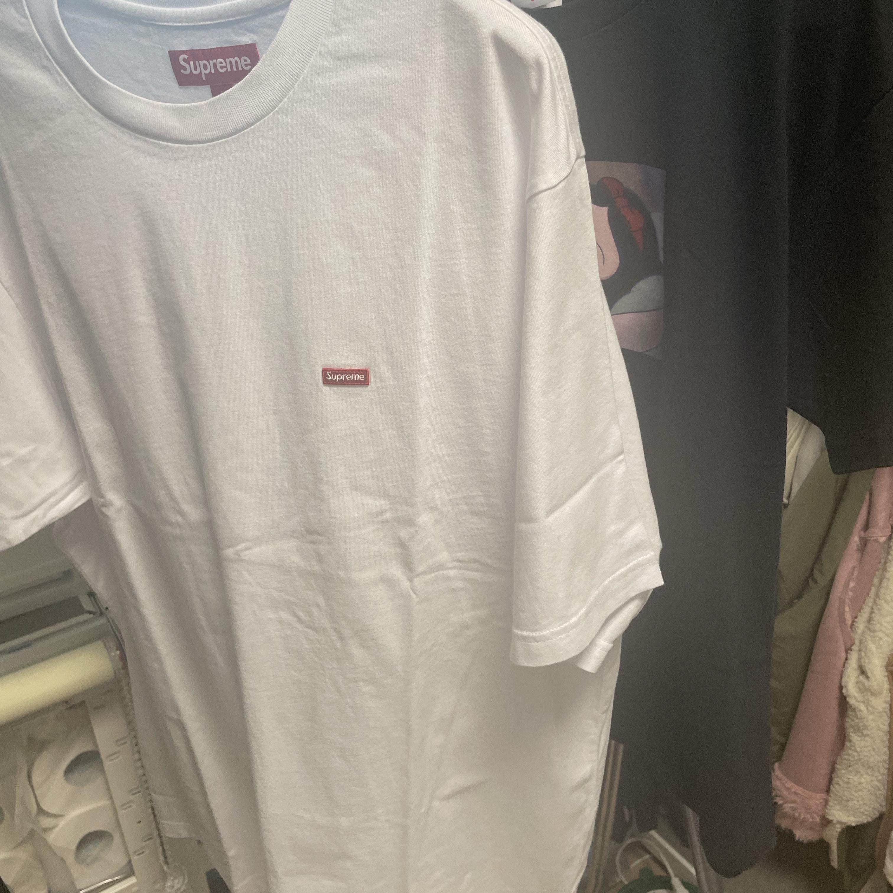 Supreme Small Box T-Shirt White - 25SS 착용 스타일