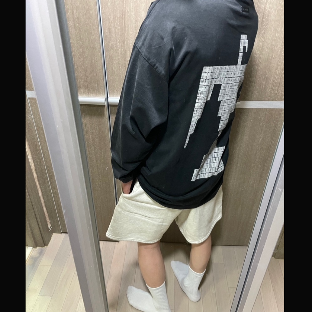 Essentials T-Shirt Silver Cloud - 23FW 착용 스타일 - 2