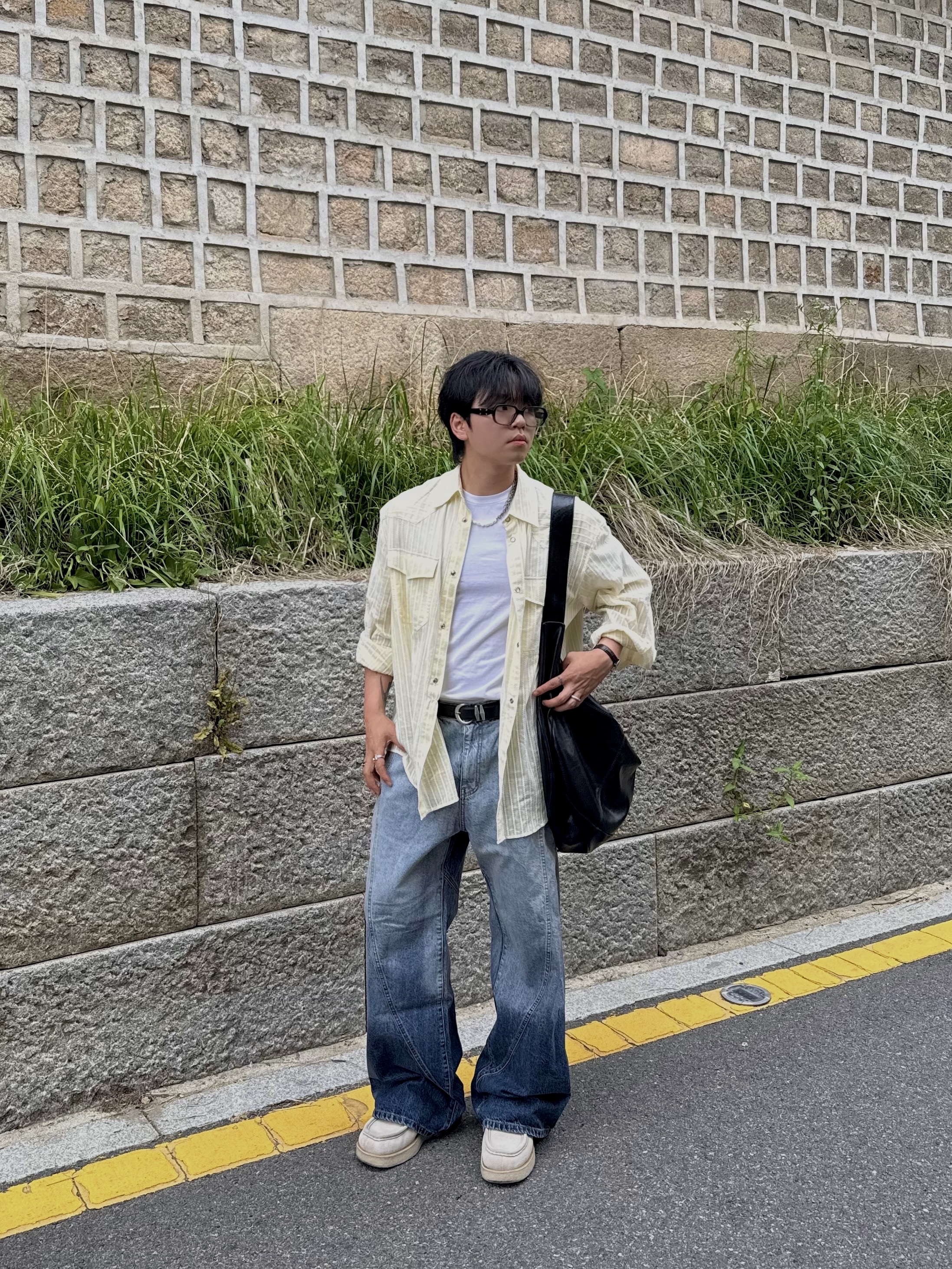 Gentle Monster x Maison Margiela MM114 Black Clear, (W) Clarks Wallabee Maple Suede 착용 스타일 - 1