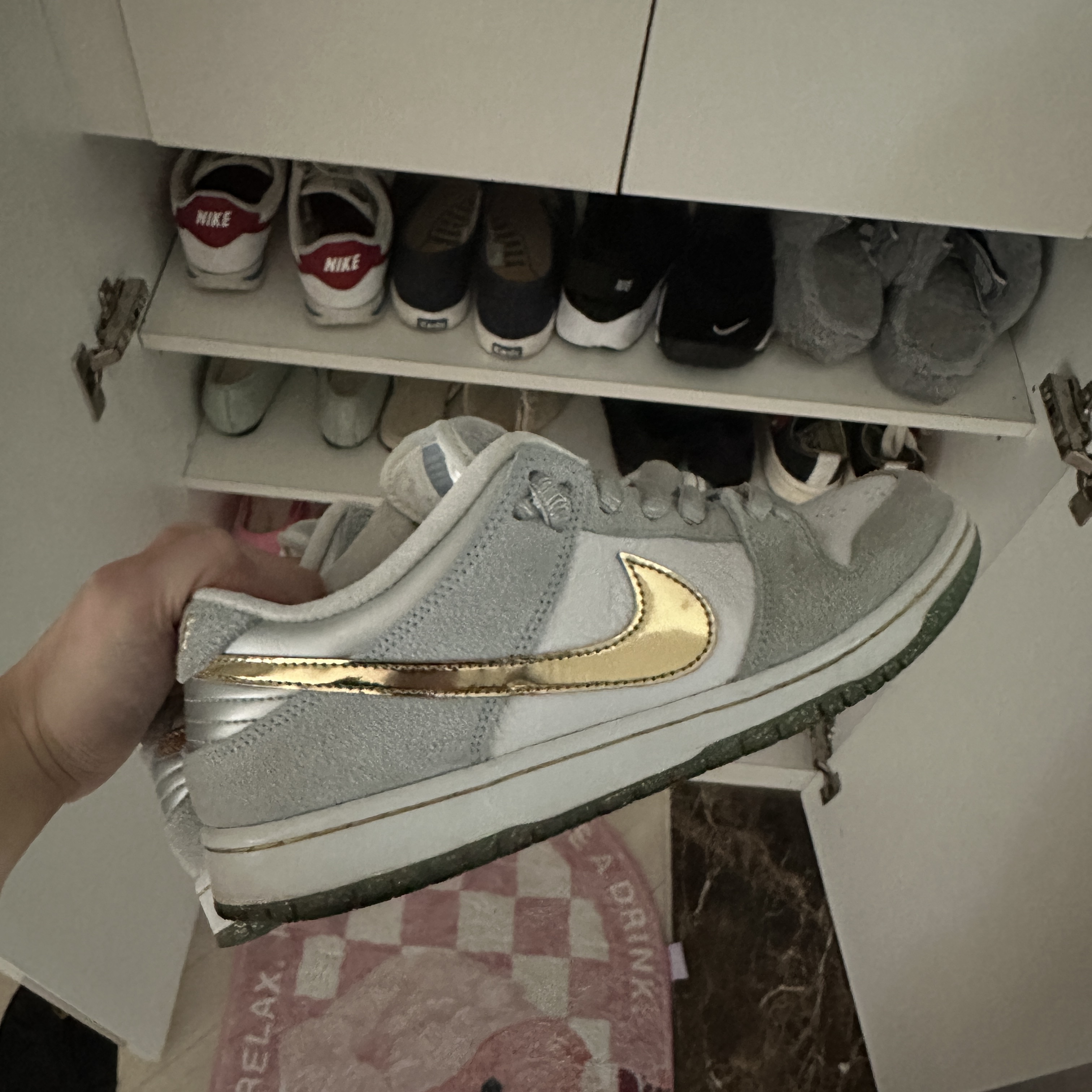 Nike x Sean Cliver SB Dunk Low Holiday Special 착용 스타일