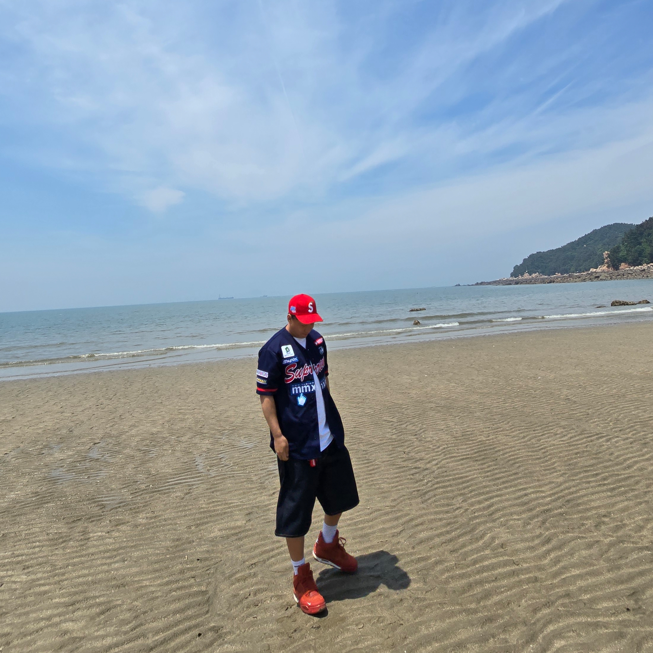 Supreme Repeat Leather Belt Red, Supreme Chosen One Baseball Jersey Navy - 24SS 착용 스타일 - 2