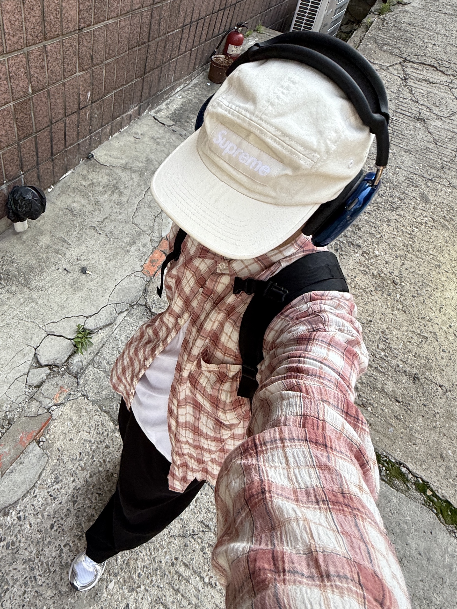 (W) Asics Gel-Kayano 14 White Midnight, IAB Studio x Ottogi Mayonnaise 50th Anniversary T-Shirt White 착용 스타일 - 4