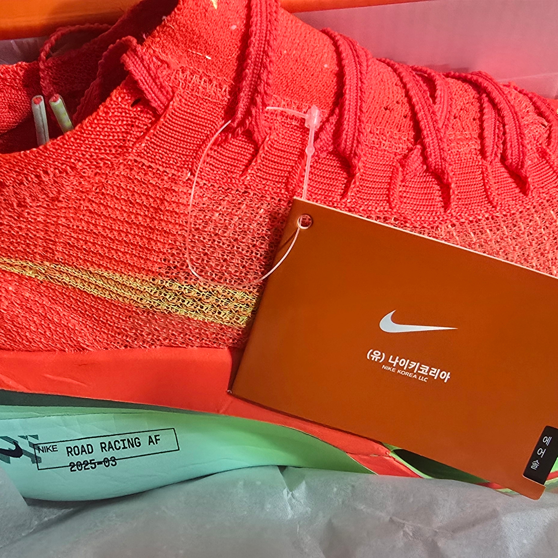 Nike Air Zoom Alphafly Next% 3 Bright Crimson Lime Blast 착용 스타일 - 4