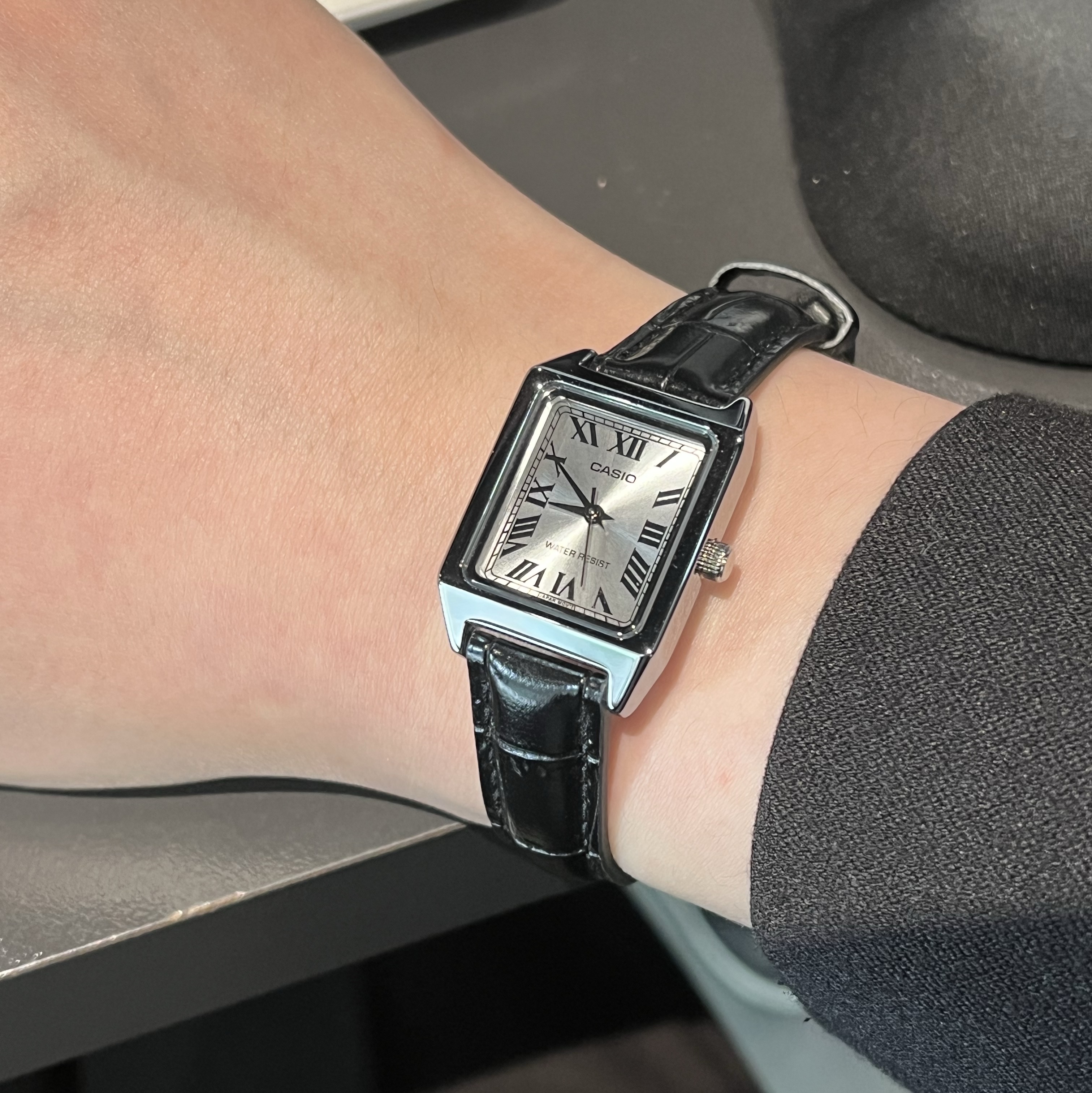 Casio LTP-V007L-7B1 착용 스타일 - 1