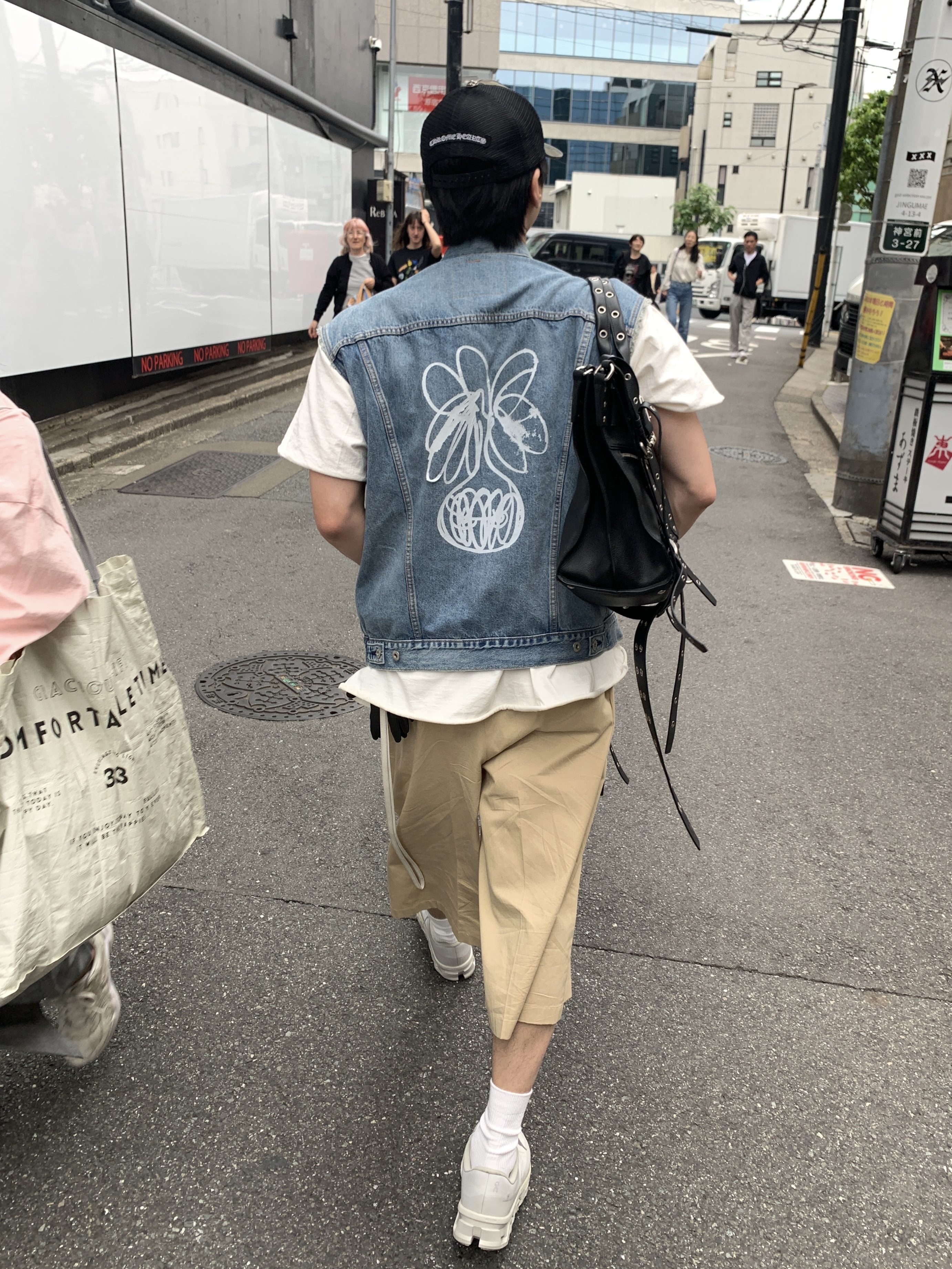 On Running x Post Archive Faction (Paf) Cloudmonster 2 Moondust Chalk, Chrome Hearts King Taco Mesh Trucker Hat Camo 착용 스타일 - 8