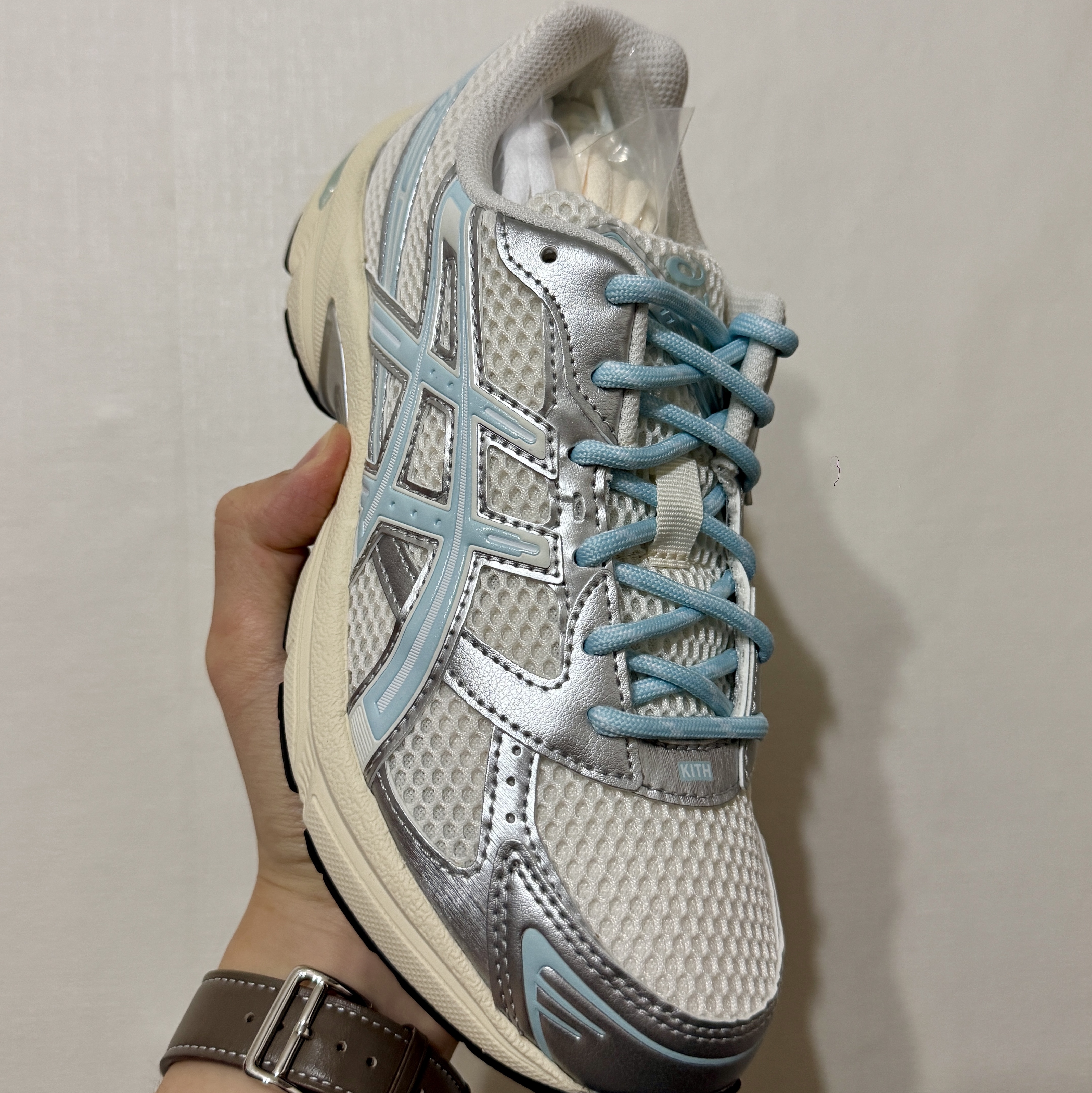 Asics x Kith Gel-1130 Cream Starlight Blue 착용 스타일 - 1