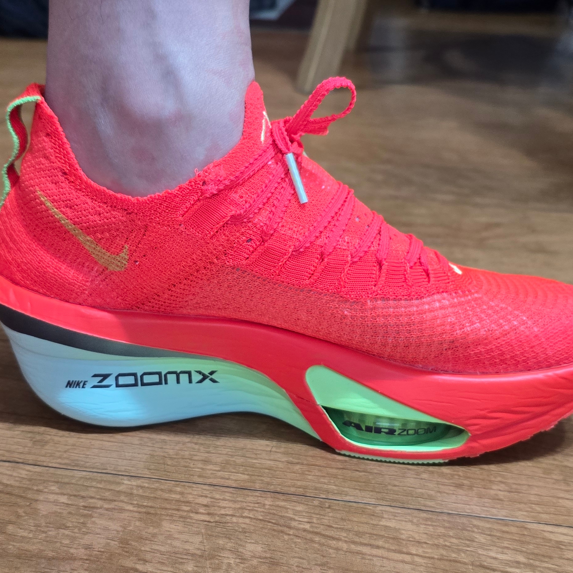 Nike Air Zoom Alphafly Next% 3 Bright Crimson Lime Blast 착용 스타일 - 9