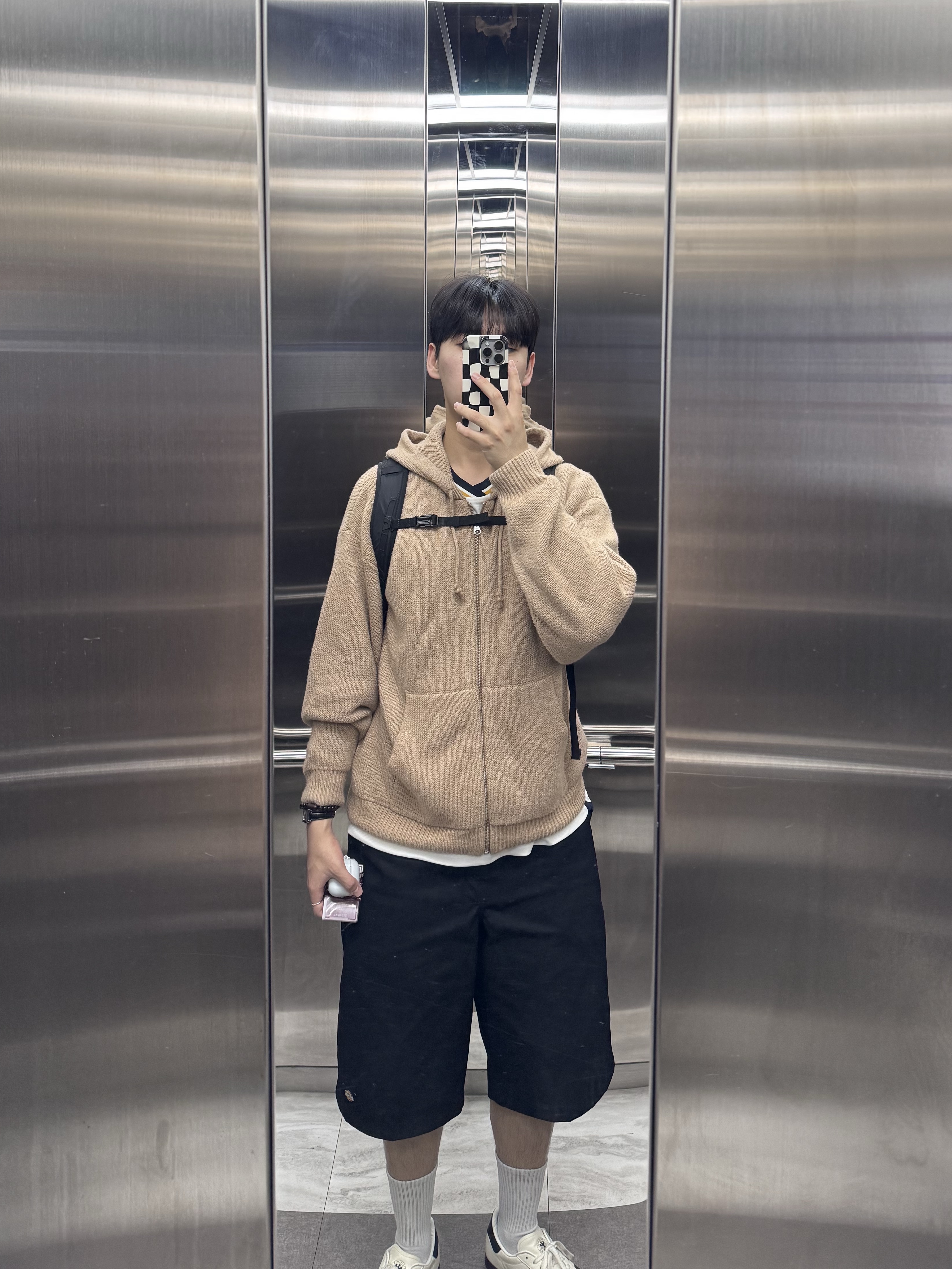 Dickies Loose Fit 13 Inch Flat Front Work Shorts Black, Adidas Gazelle Germany Off White Utility Black 착용 스타일 - 1