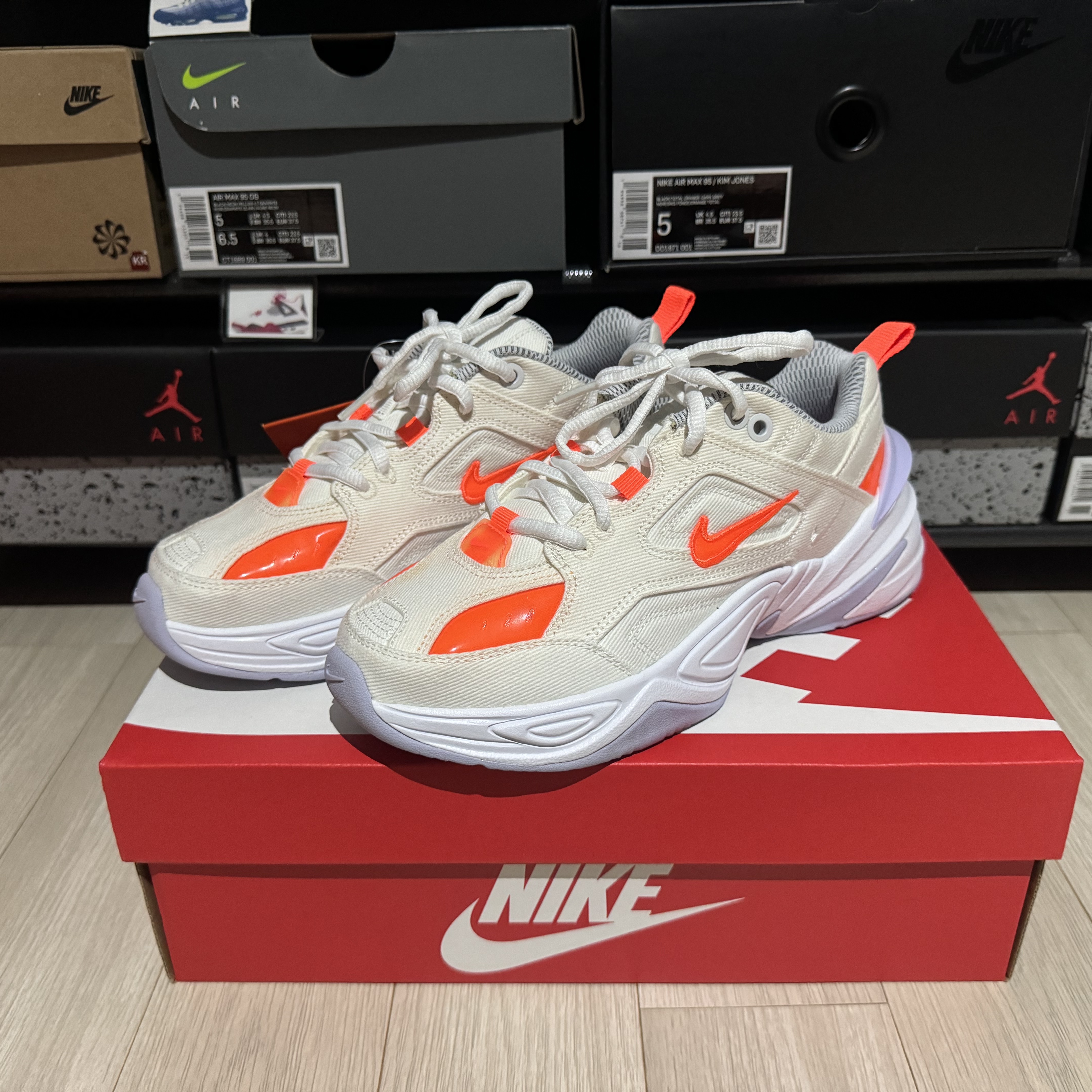 (W) Nike M2K Tekno LX White Hyper Crimson 착용 스타일