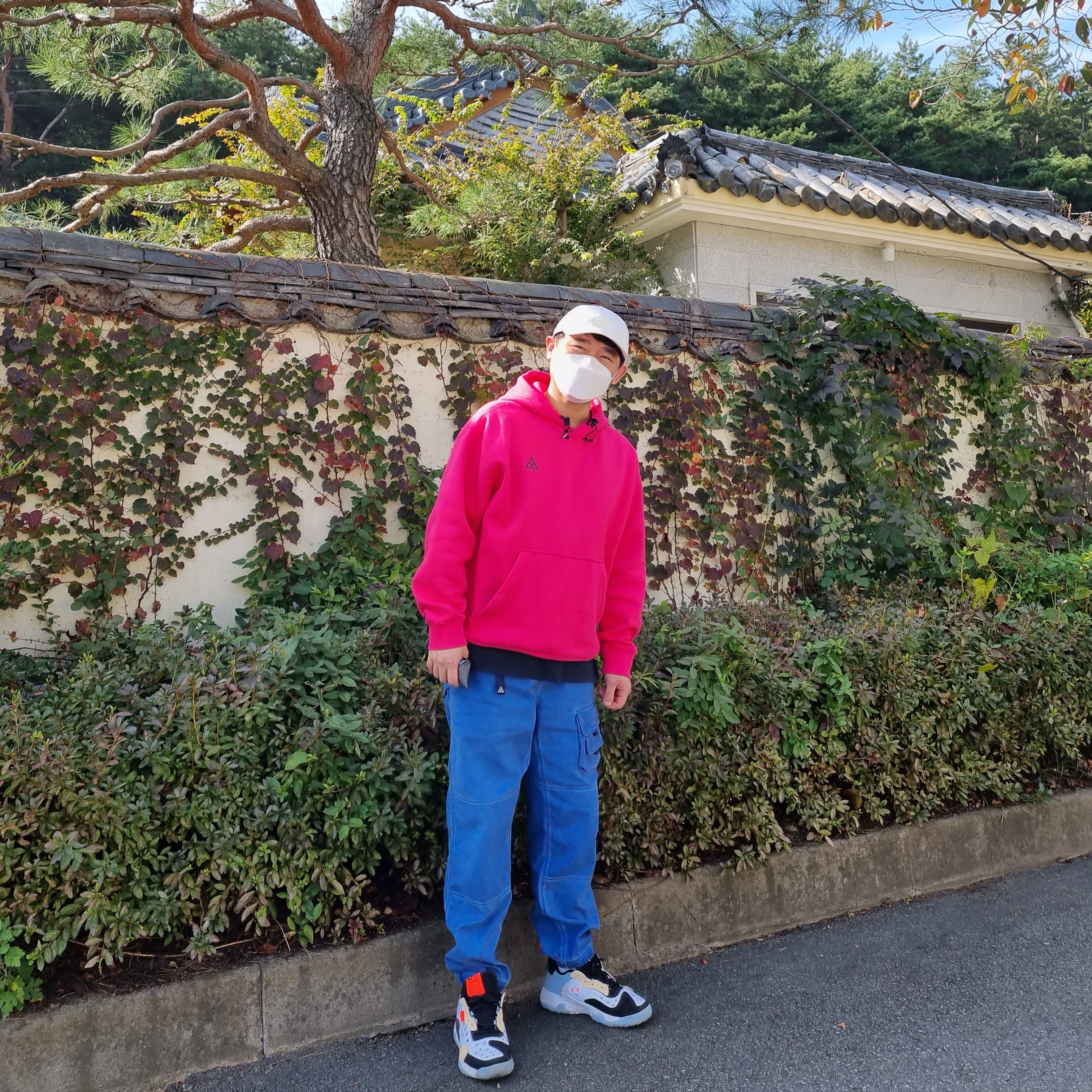 Nike ACG Pullover Hoodie Rush Pink - US/EU, Nike ACG Watchman Peak Pants Blue Void - Asia 착용 스타일