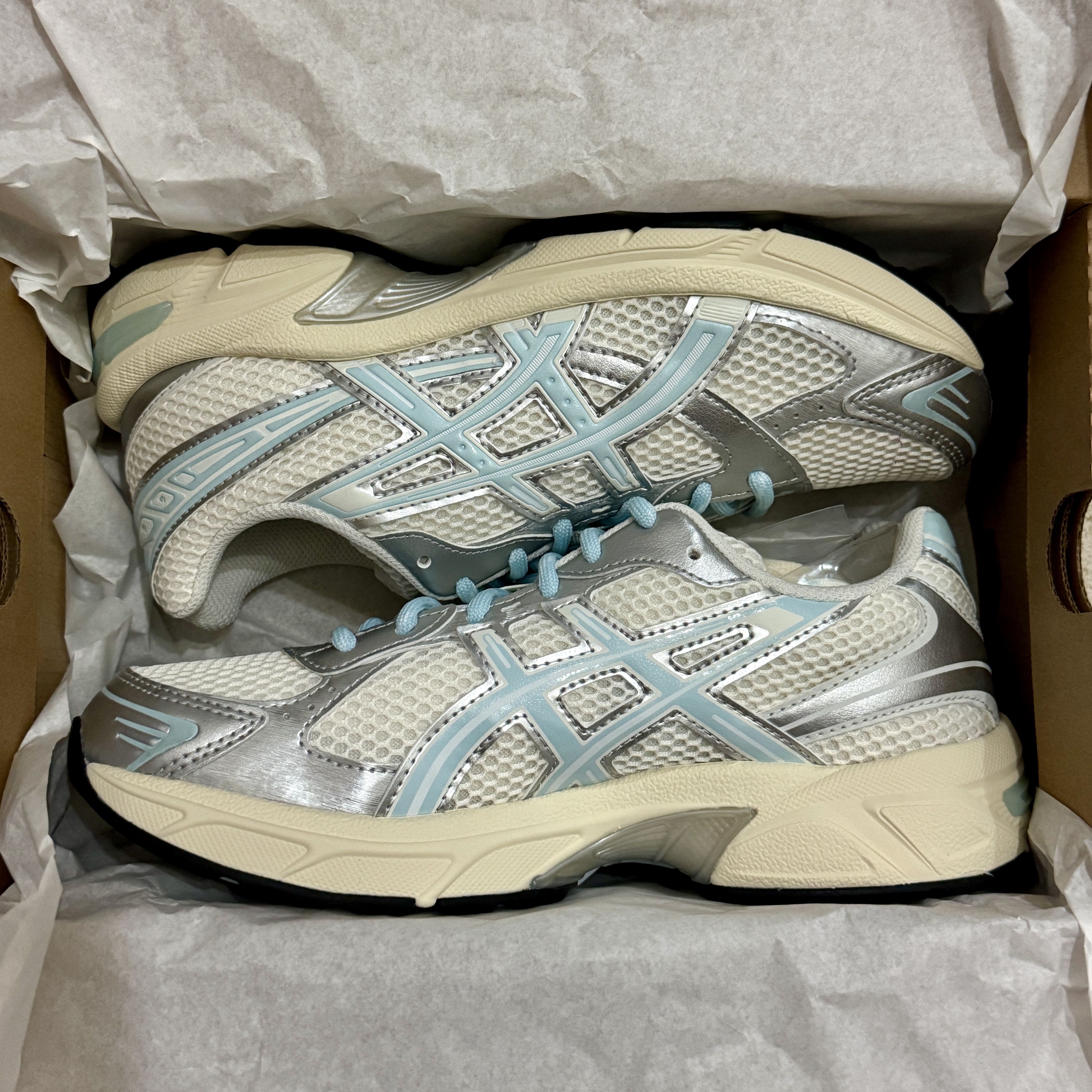 Asics x Kith Gel-1130 Cream Starlight Blue 착용 스타일 - 2