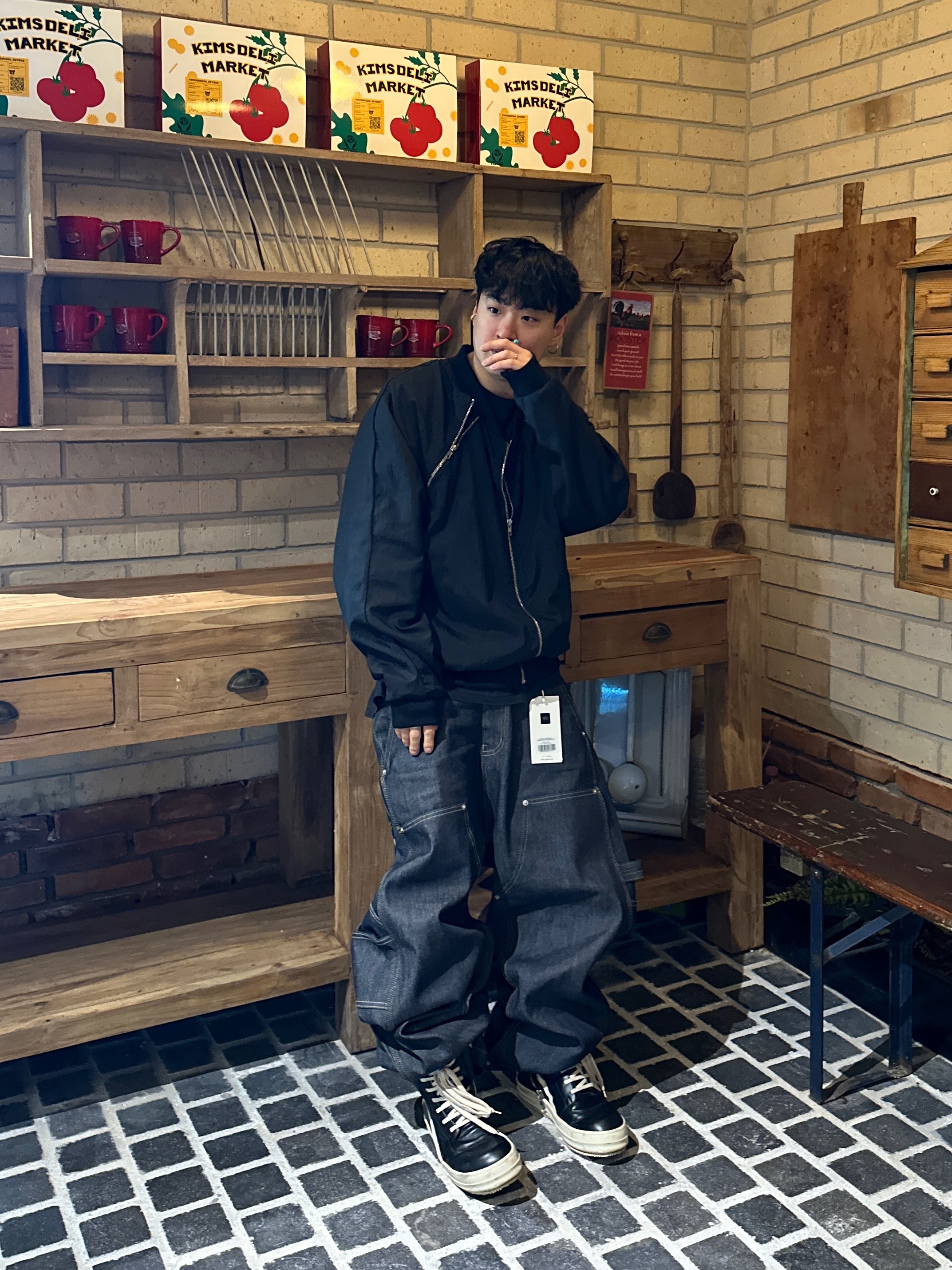 GRAILZ x KOIN SEOUL Carpenter Raw Denim Pants Indigo 착용 스타일 - 3