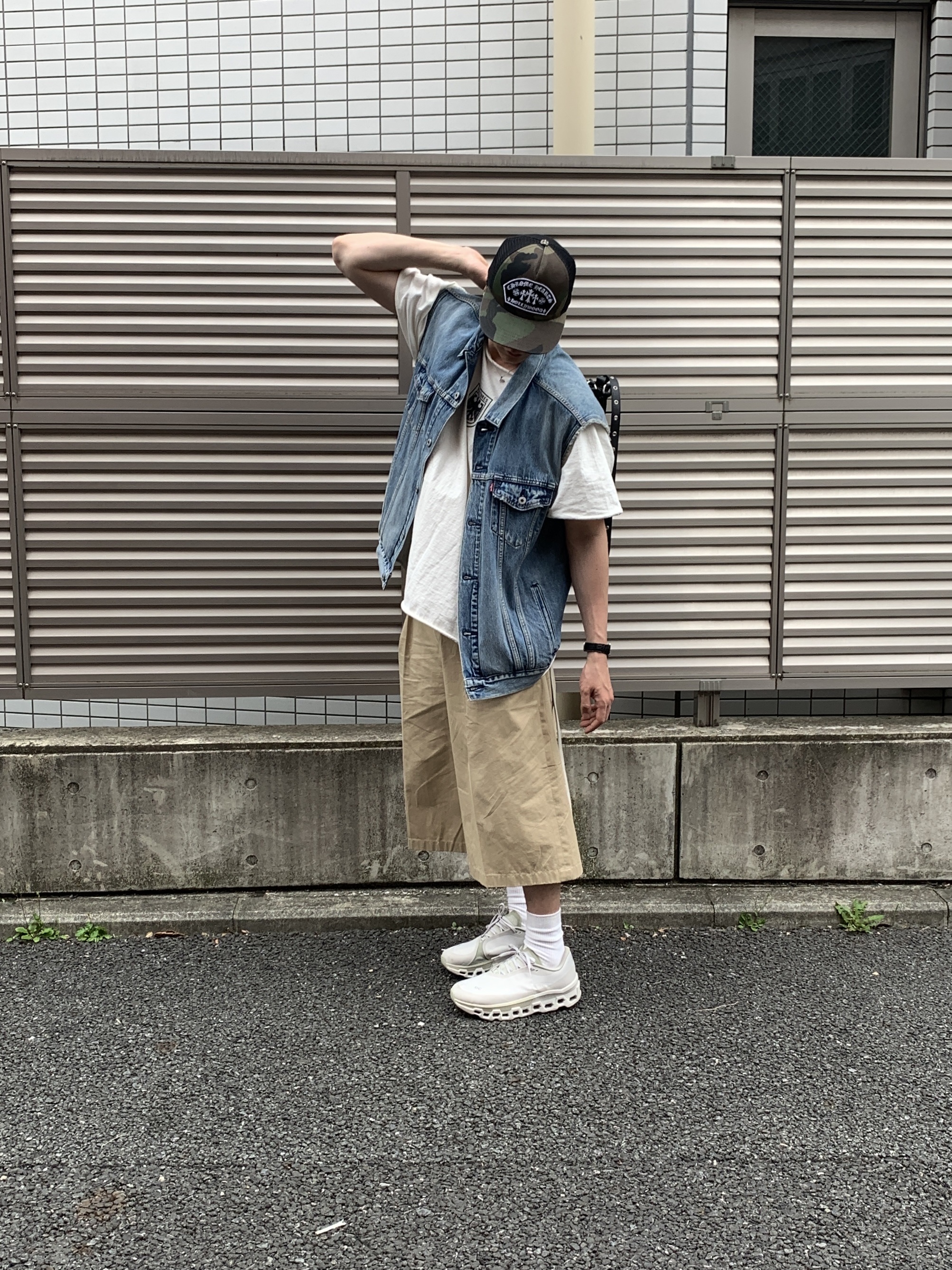 On Running x Post Archive Faction (Paf) Cloudmonster 2 Moondust Chalk, Chrome Hearts King Taco Mesh Trucker Hat Camo 착용 스타일 - 4