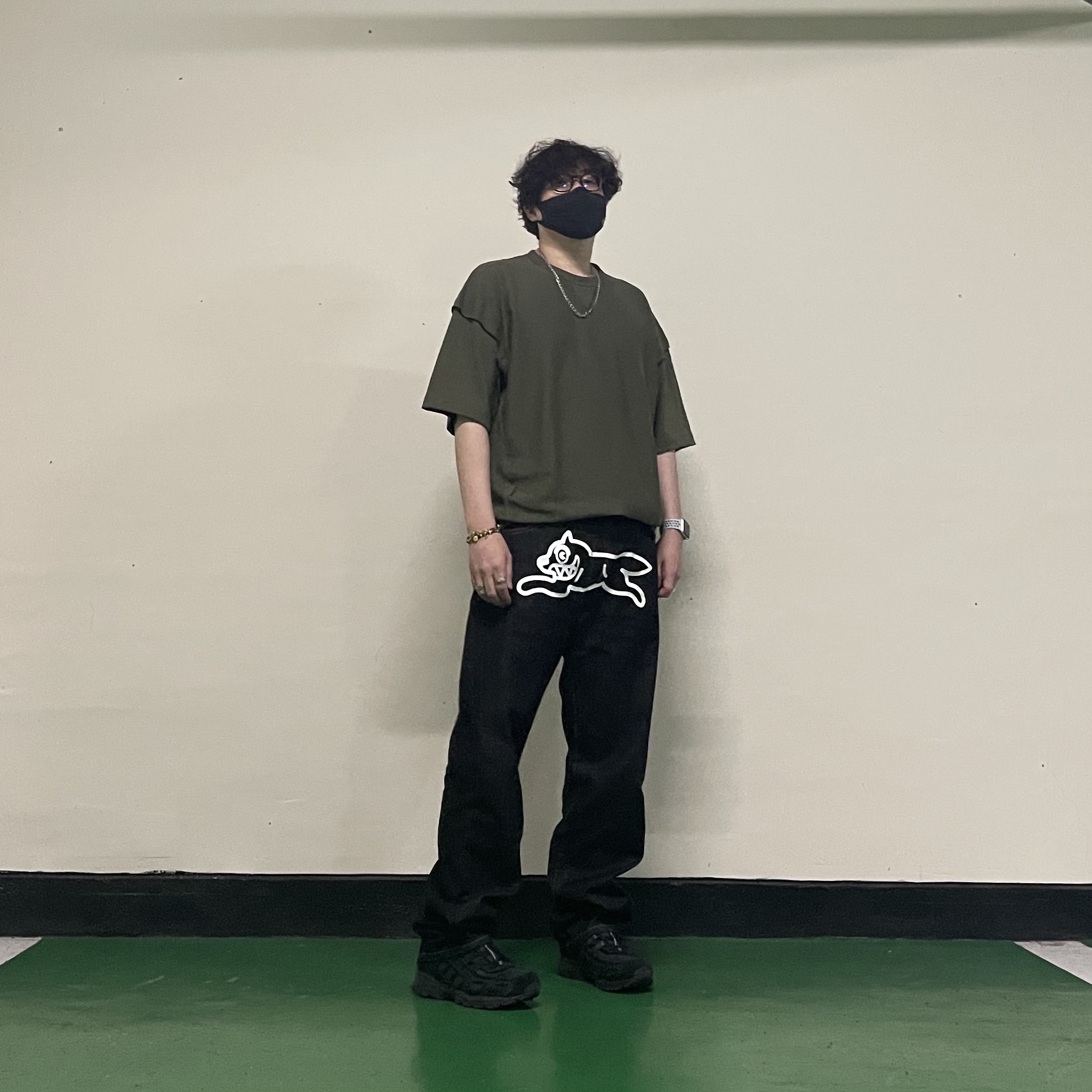 GU x Undercover Half Sleeve Sweatshirt Olive, Adidas x Song for the Mute Shadowturf Core Black Night Grey 착용 스타일 - 3