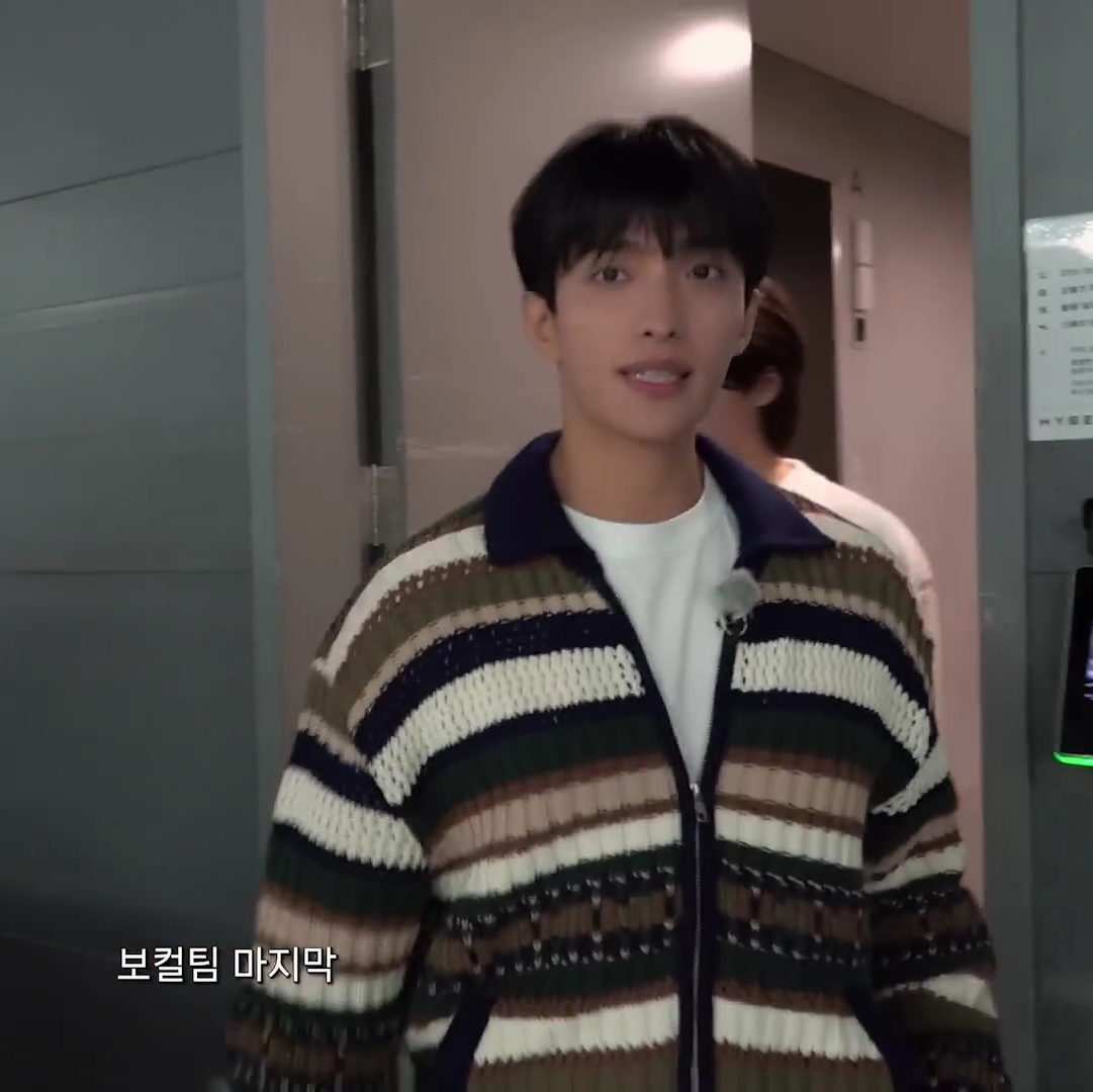 STU Multi Collar Zip UP Sweater 착용 스타일 - 4