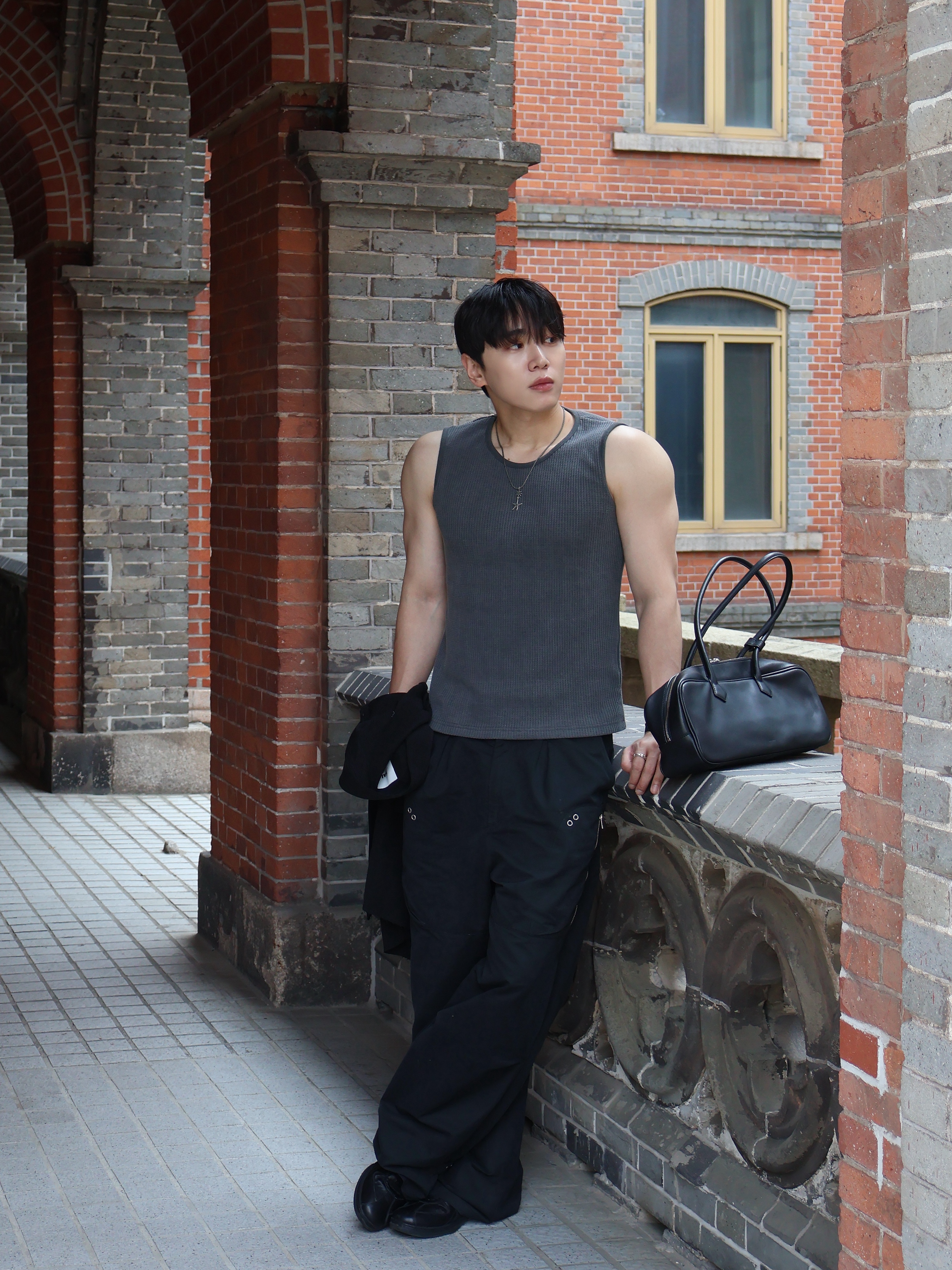 Haleine Mixed Fabric Coach 1/2 Shirt Black (VT219), ETCE Side Zipper Pocket Pants Black 착용 스타일 - 6