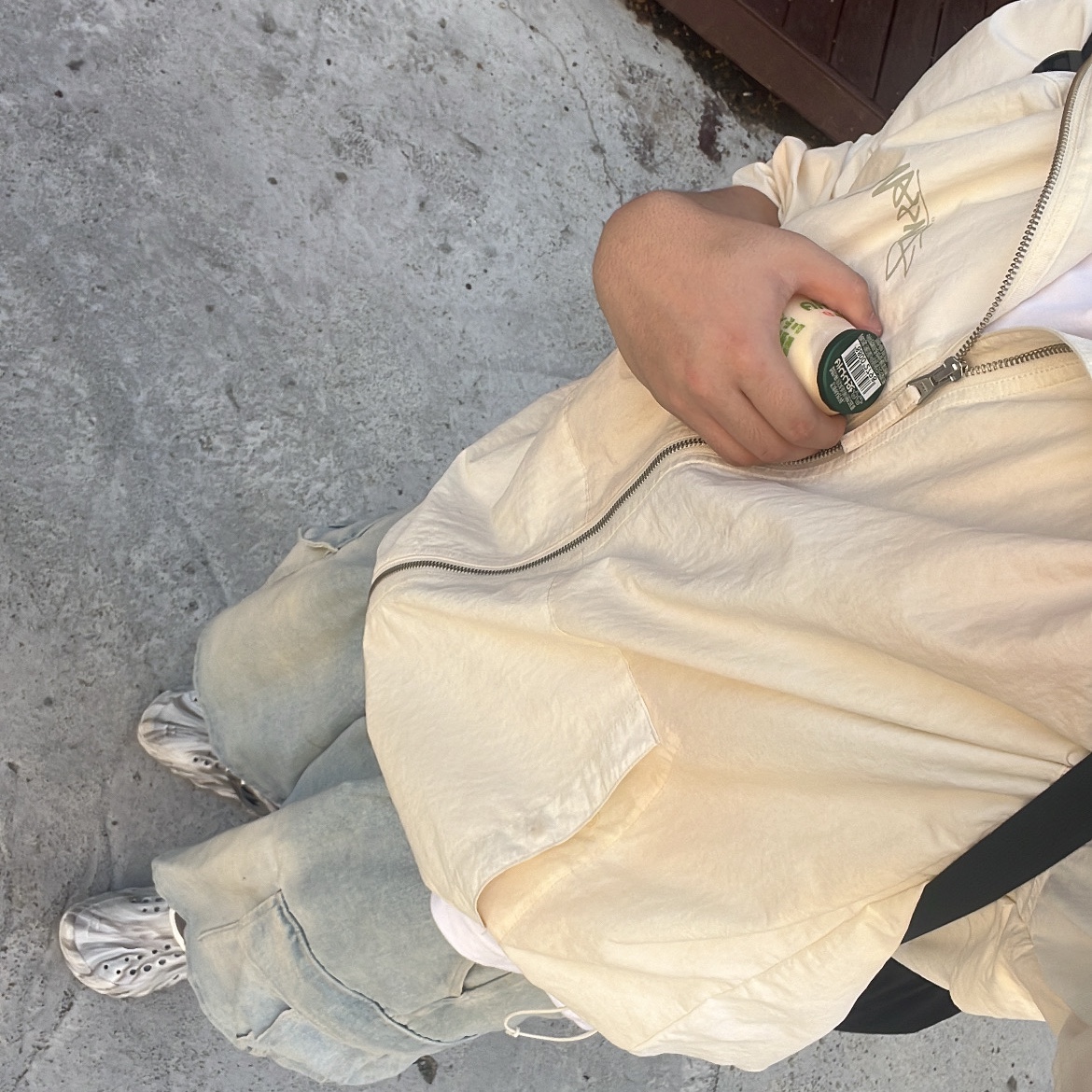 Stussy Wave Dye Beach Shell Jacket Bone, Crocs Echo Marbled Clog Moonlight Multi 착용 스타일