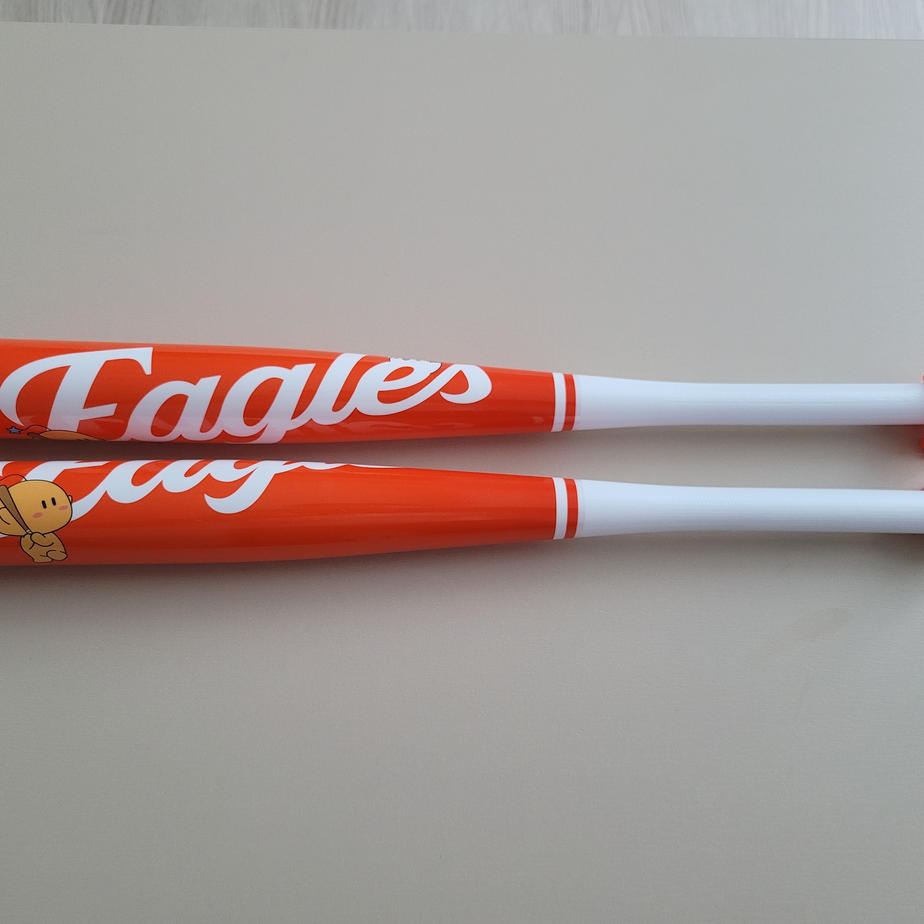 Hanwha Eagles X KUMDORI Cheering Bat 착용 스타일