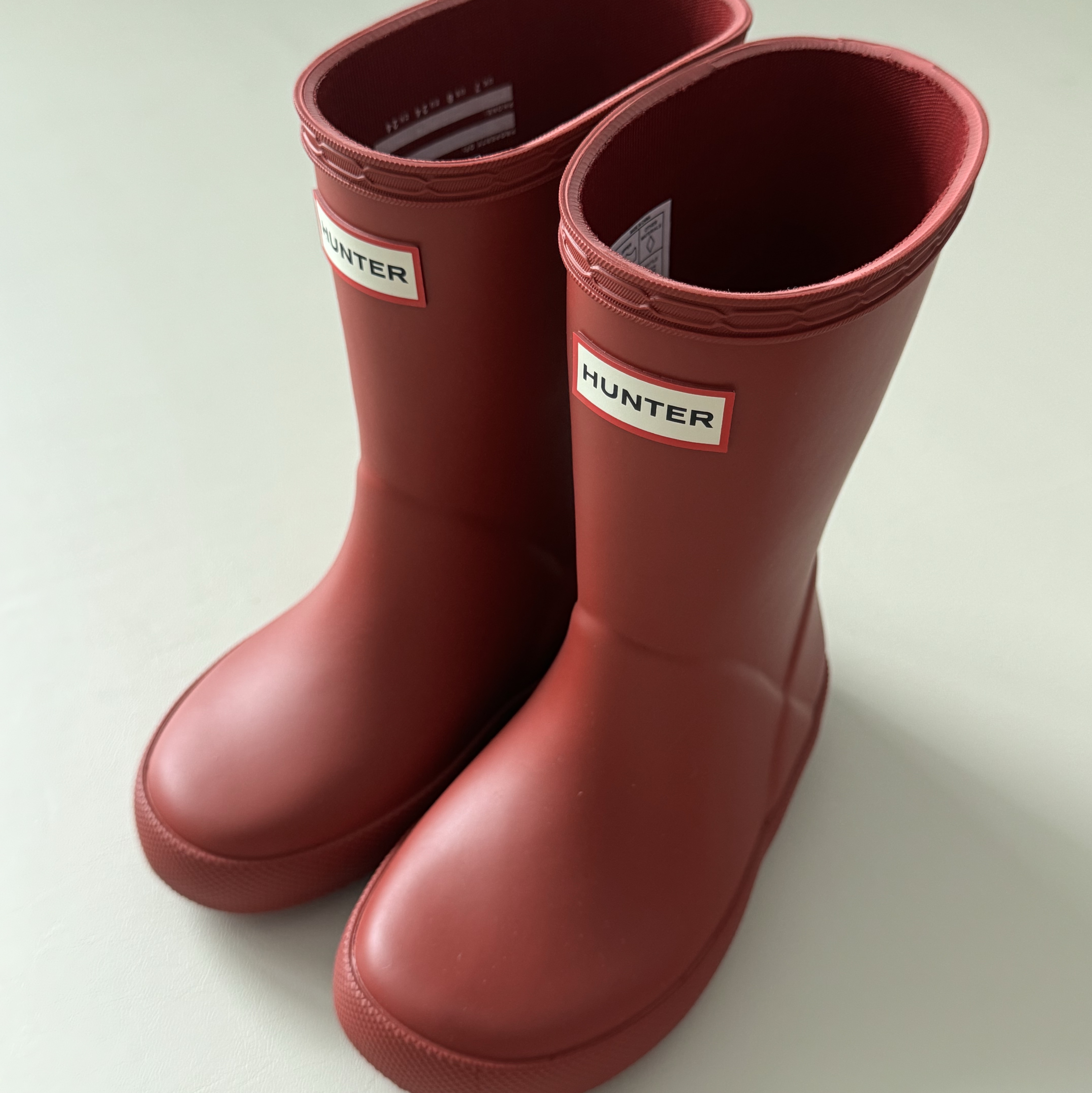 (Kids) Hunter First Classic Rain Boots Military Red 착용 스타일