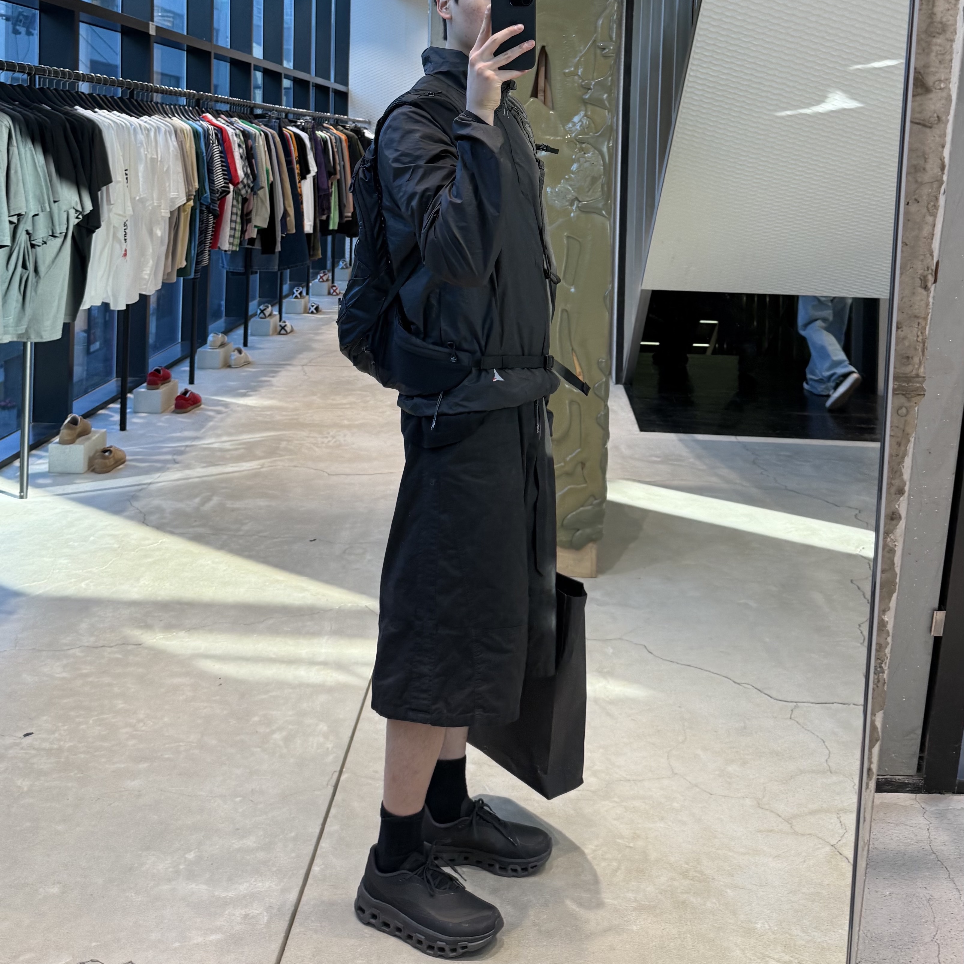 Roa Packable Wind Jacket Black, Salomon x MM6 Maison Margiela XT-15 Black 착용 스타일 - 1