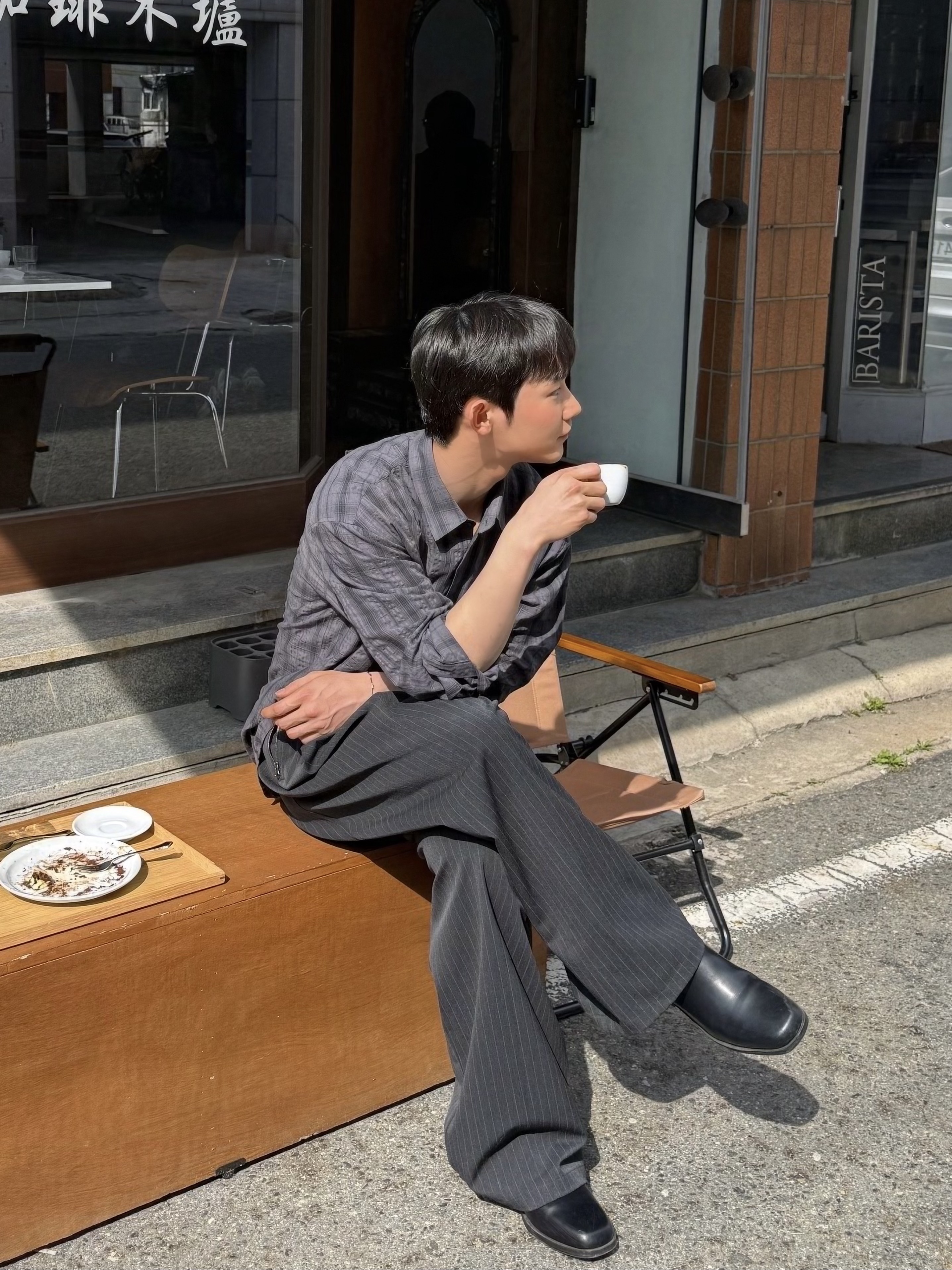 Begin202 Rock Link Pants Charcoal Stripe 착용 스타일 - 2
