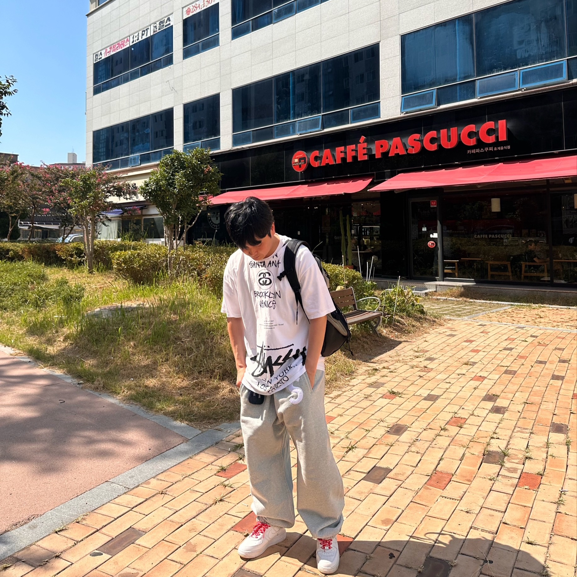Stussy x Takahiromiyashita The Soloist 40 WT T-Shirt, Nike x Supreme Air Force 1 Low White 착용 스타일 - 1