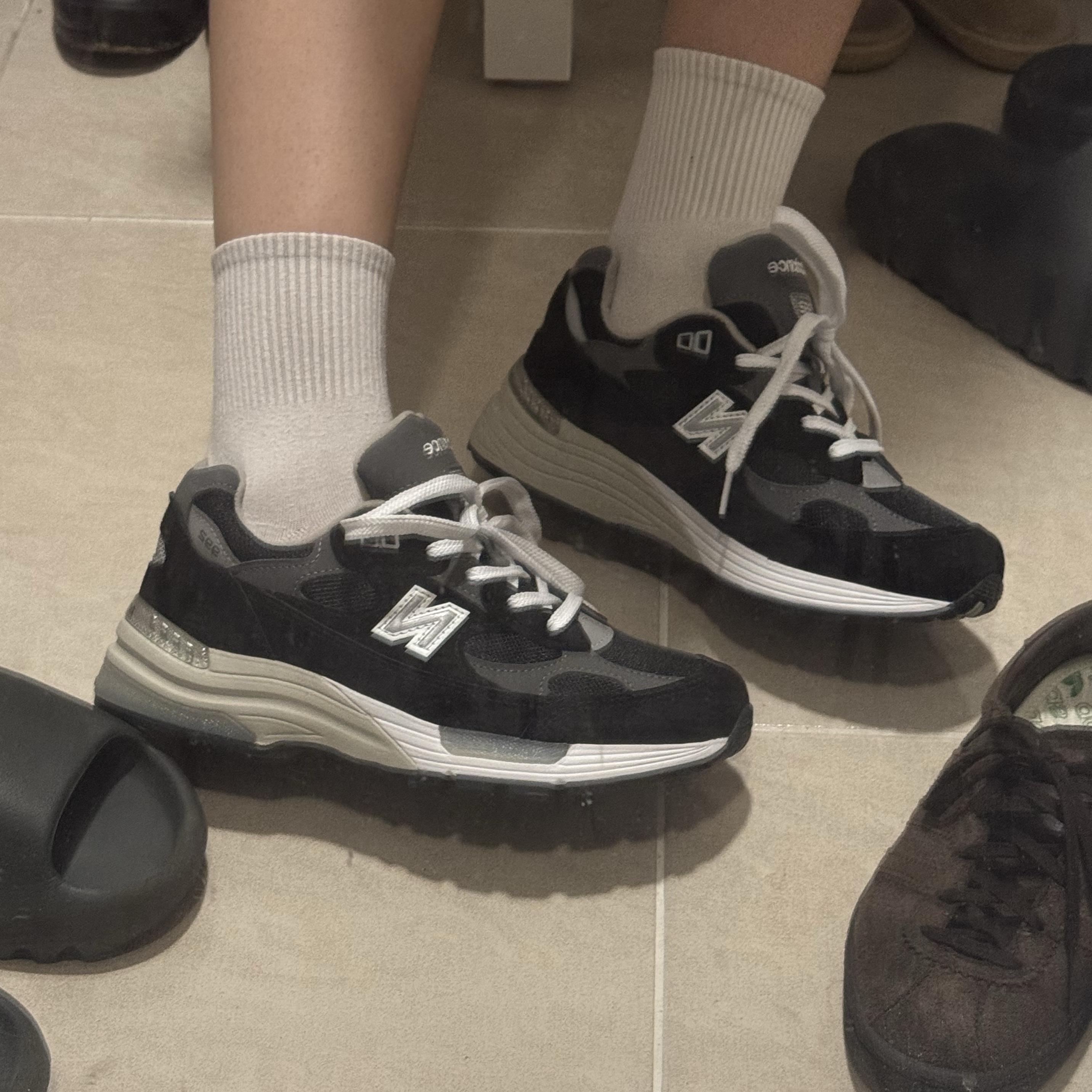 New Balance 992 Made in USA Core Black Grey 착용 스타일
