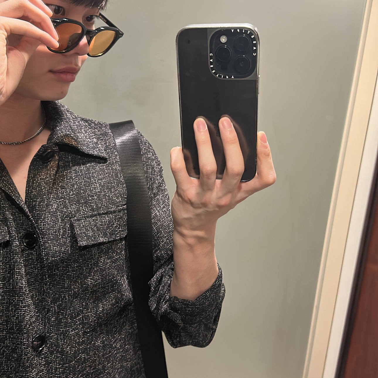 Casetify x Matin Kim iPhone Signature Magsafe Mirror Case Silver 착용 스타일
