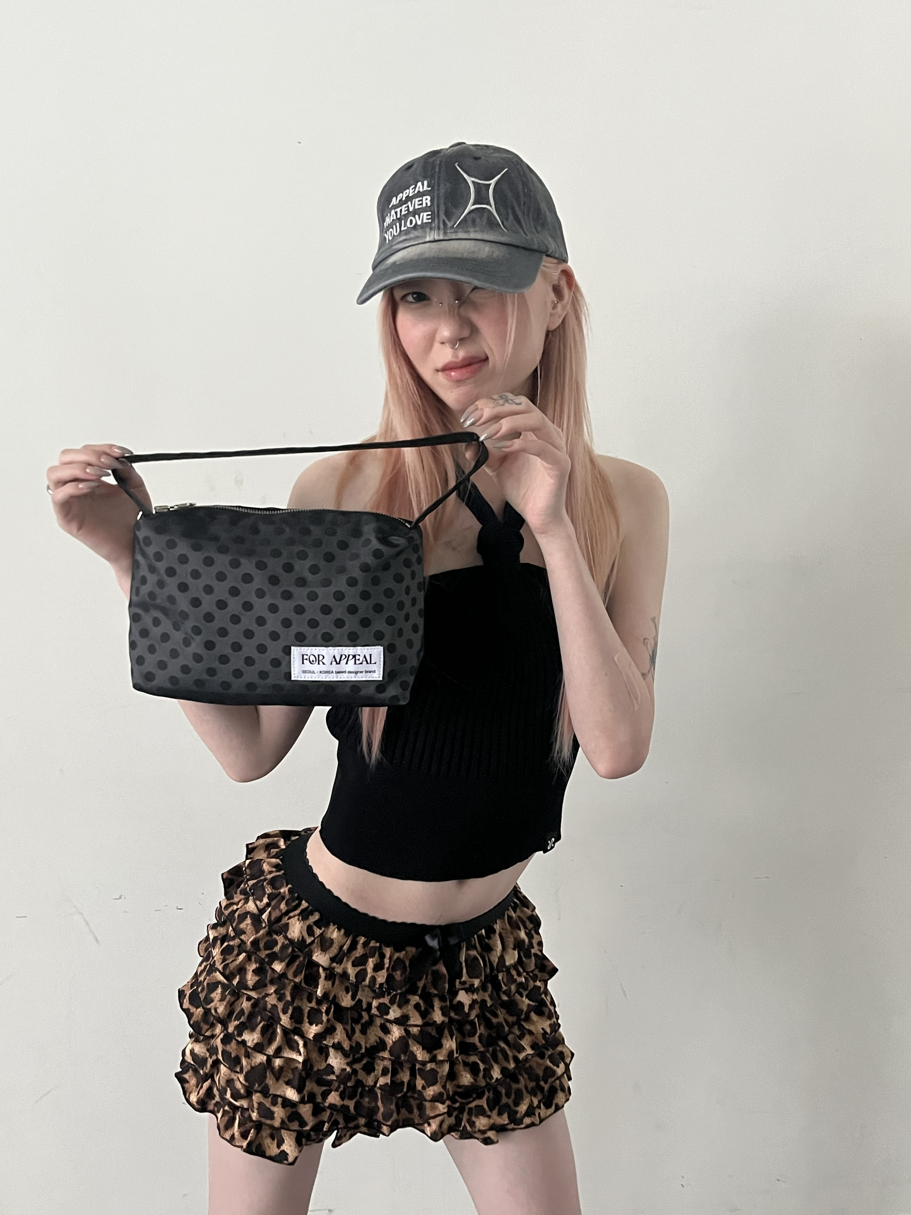 For Appeal Love Ball Cap Washed Denim, For Appeal Chill Shoulder Bag Dot Charcoal 착용 스타일