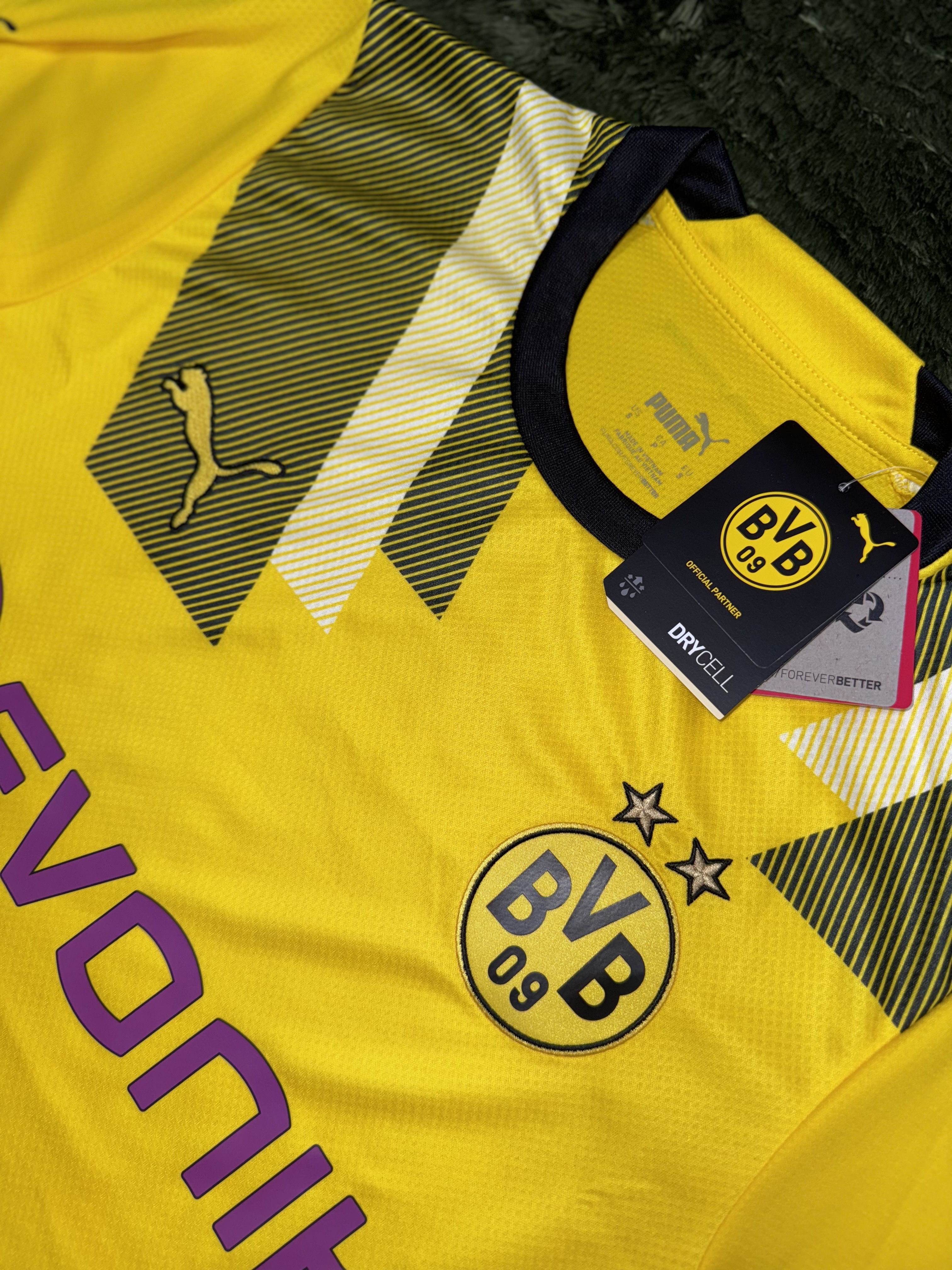 Puma Borussia Dortmund 2022/23 Cup Jersey Replica Yellow (Non Marking Ver.) 착용 스타일 - 2