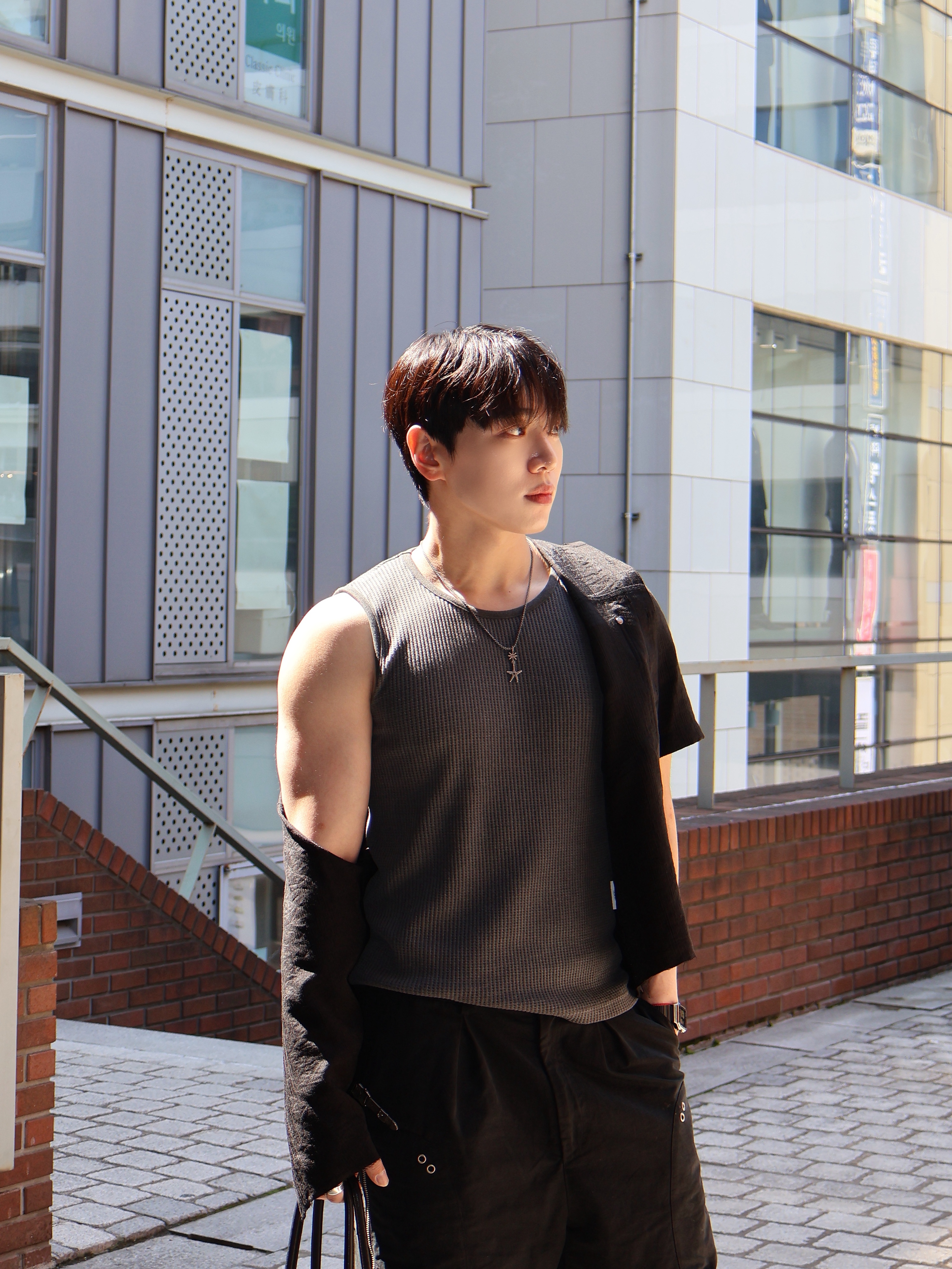 Haleine Mixed Fabric Coach 1/2 Shirt Black (VT219), ETCE Side Zipper Pocket Pants Black 착용 스타일 - 4