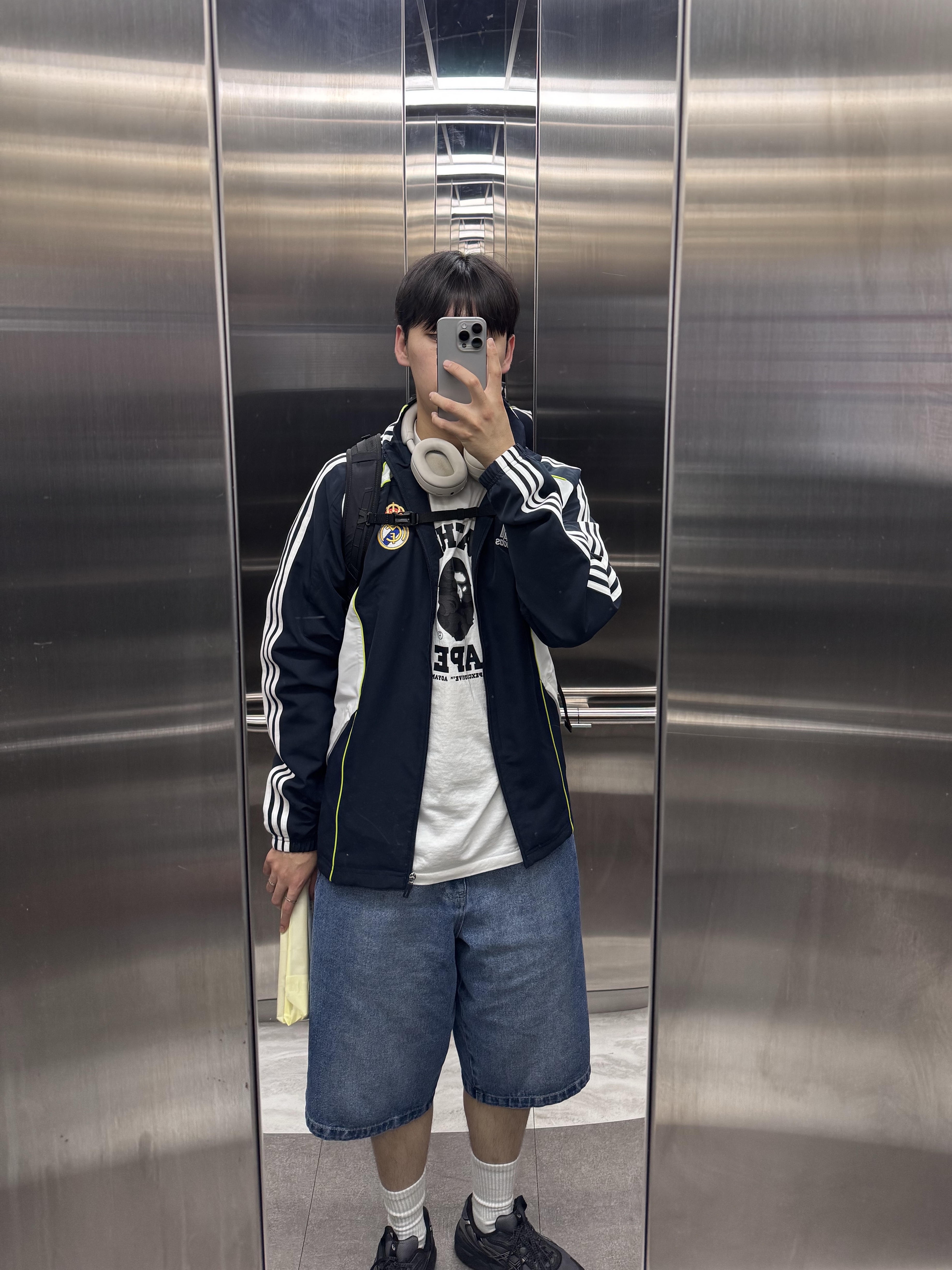Dickies Loose Fit 13 Inch Flat Front Work Shorts Black, Adidas Gazelle Germany Off White Utility Black 착용 스타일 - 3