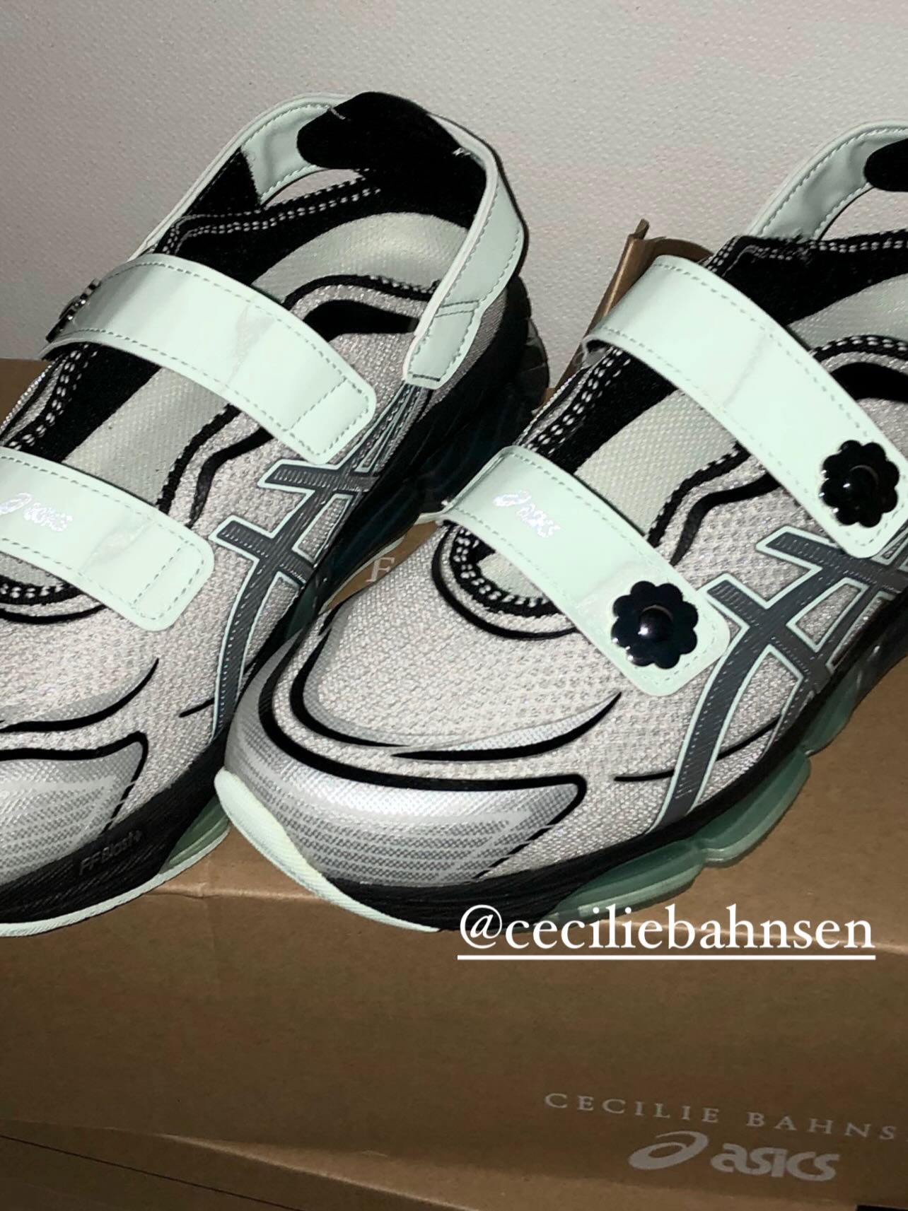 Asics x Cecilie Bahnsen Gel-Quantum 360 VIII Silver Mint 착용 스타일