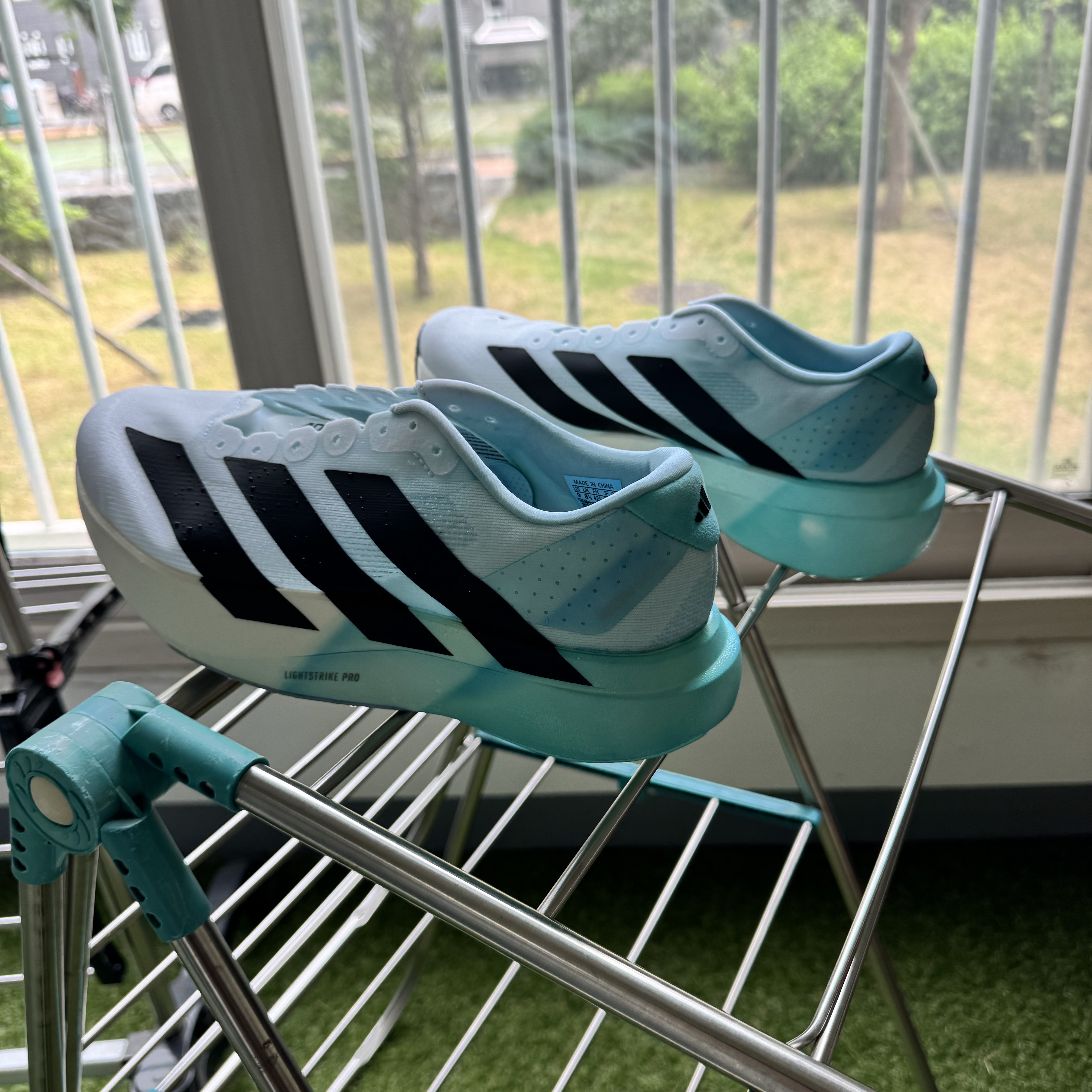Adidas Adizero EVO SL Cloud White Core Black 착용 스타일 - 1