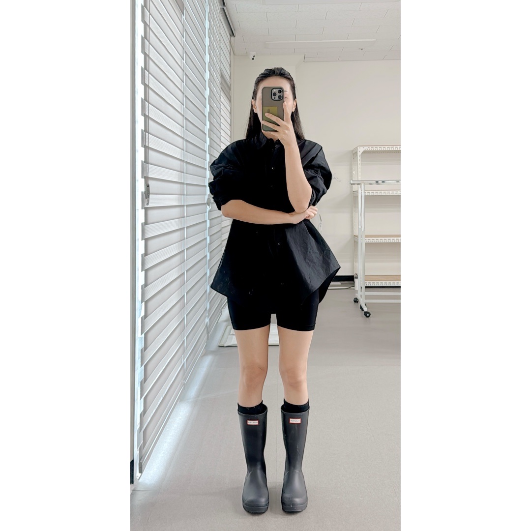 (W) Hunter Play Tall Wellington Rain Boots Black 착용 스타일