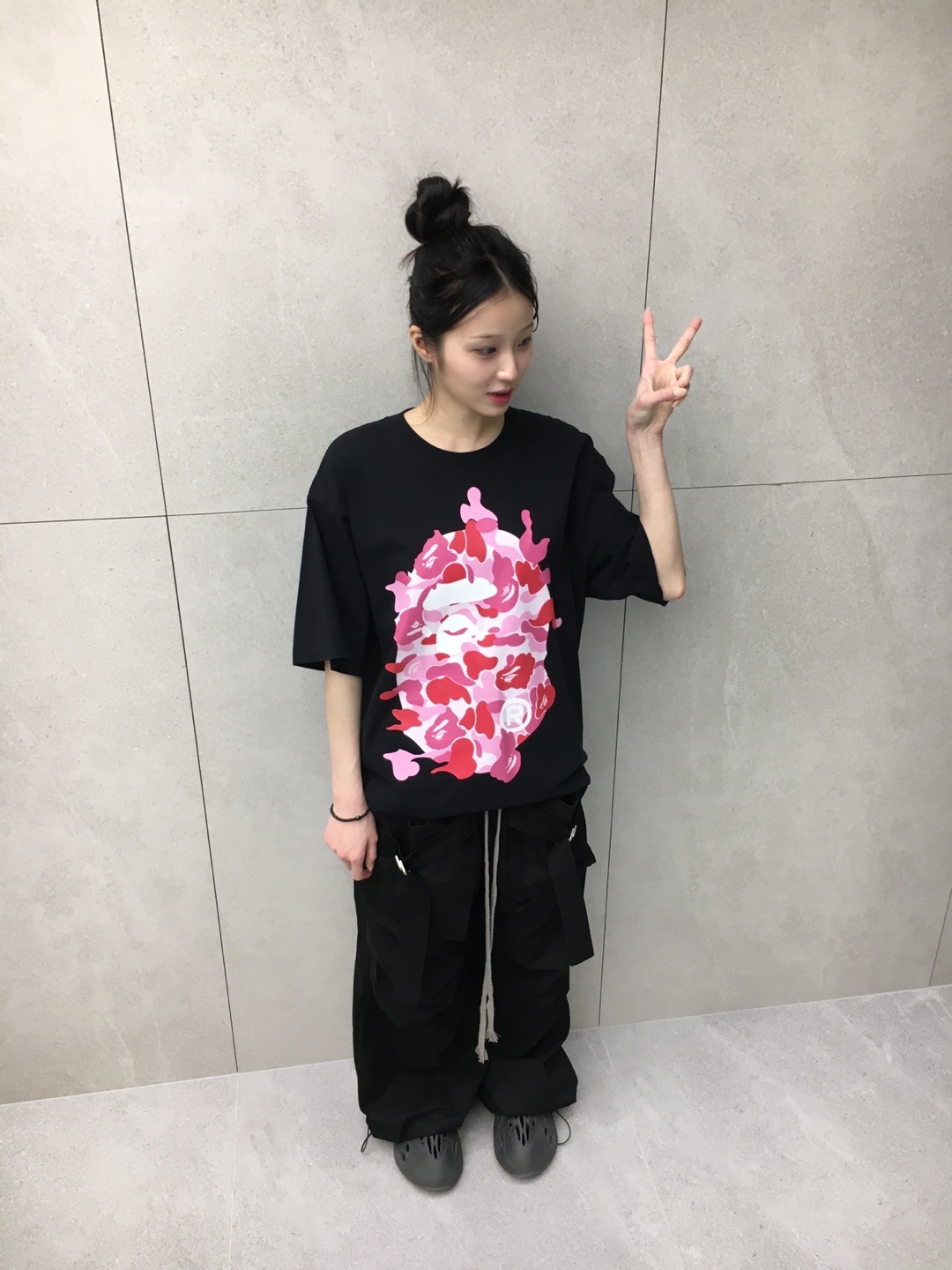 Wapworks Wide Safety Cargo Pants Black, Adidas Yeezy Foam RNNR Onyx 착용 스타일 - 1
