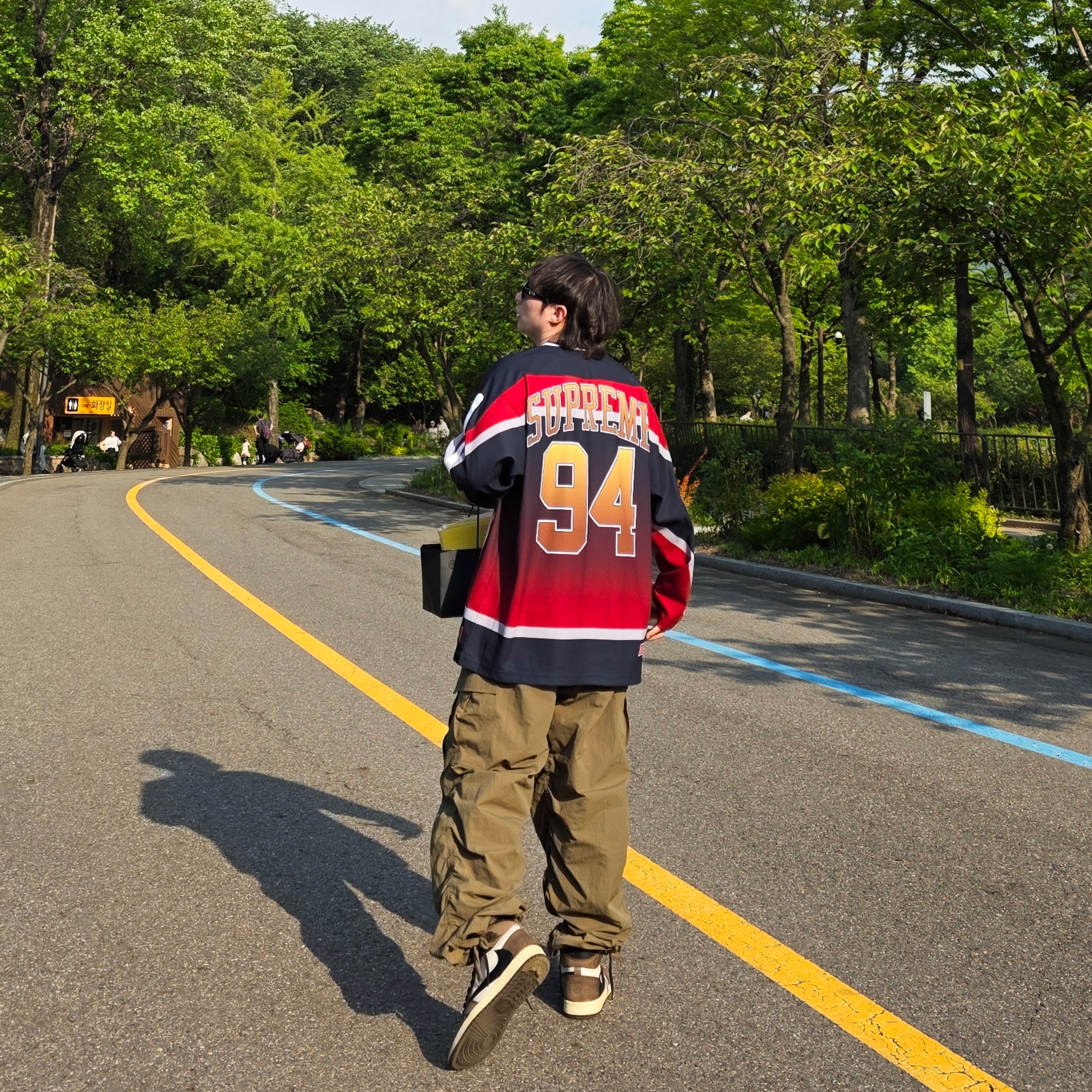 Supreme Bones Hockey Jersey Multicolor - 23FW, Jordan 1 x Travis Scott Retro High OG SP Mocha 착용 스타일 - 2