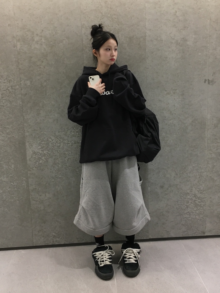 Verdy x Haus Dosan Hoodie Black, MJD Detachable Bar Tack Sweat Pants Melange Grey 착용 스타일 - 1