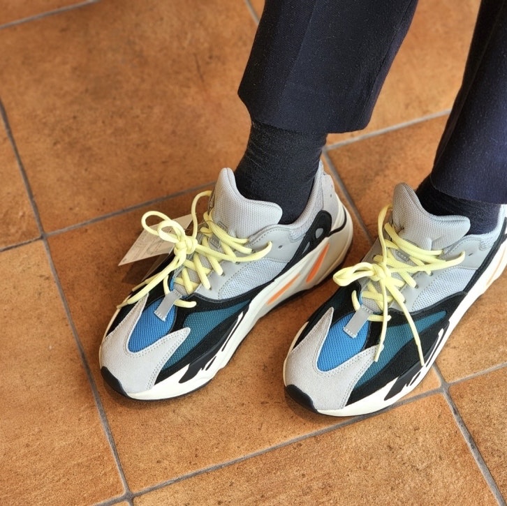 Adidas Yeezy Boost 700 Wave Runner Solid Grey 2021/2022 착용 스타일 - 3