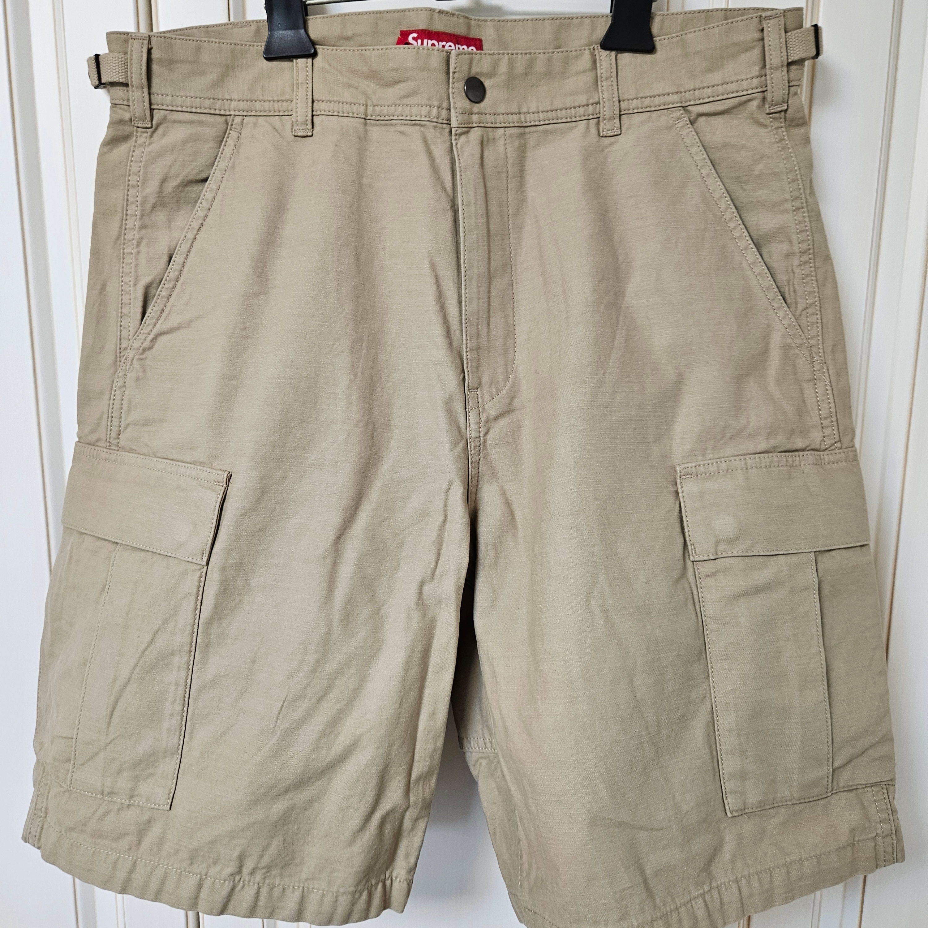 Supreme Cargo Shorts Tan - 25SS 착용 스타일 - 2