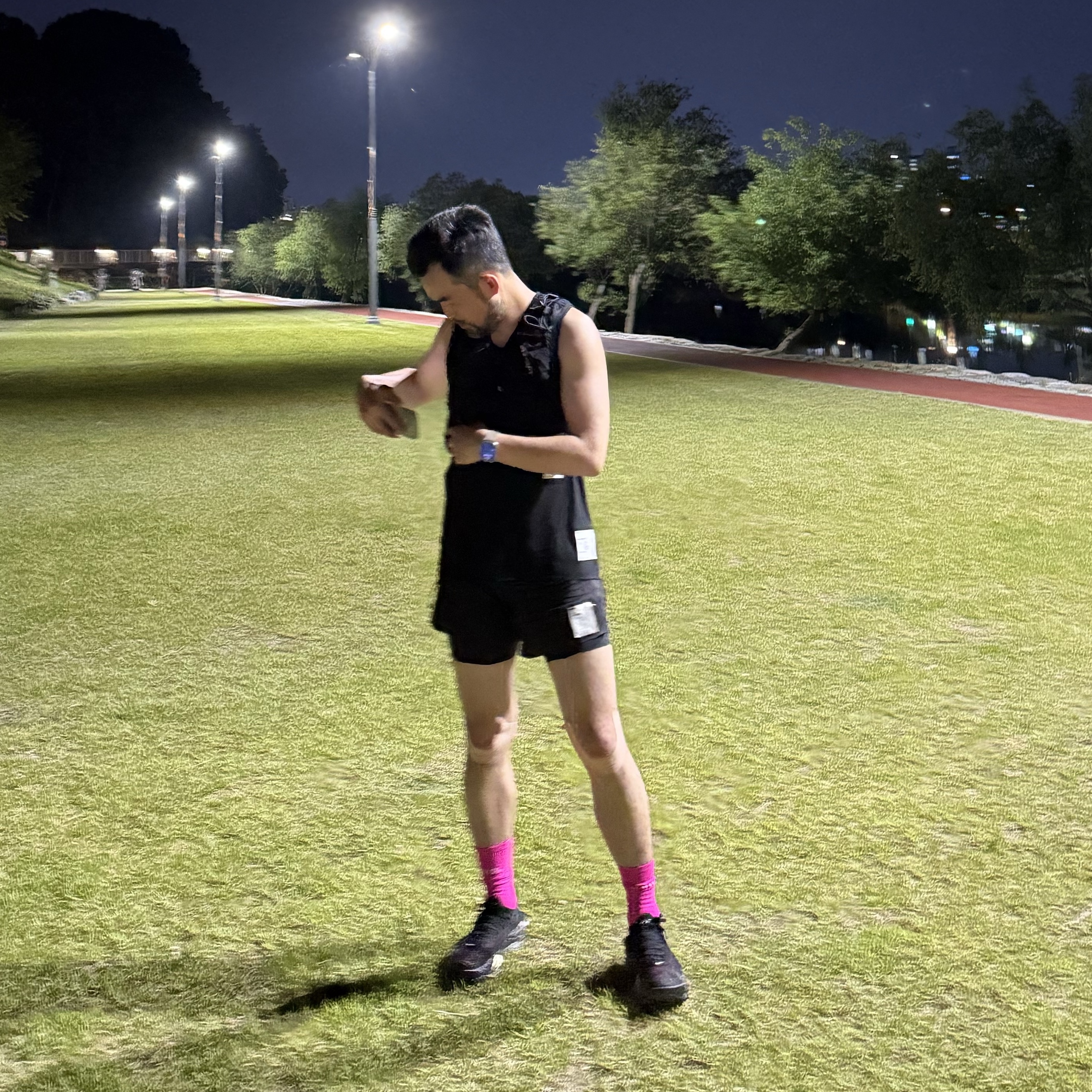 Nike Air Zoom Alphafly Next% 3 Black Olive Aura, UVU Running Sock Pink 착용 스타일