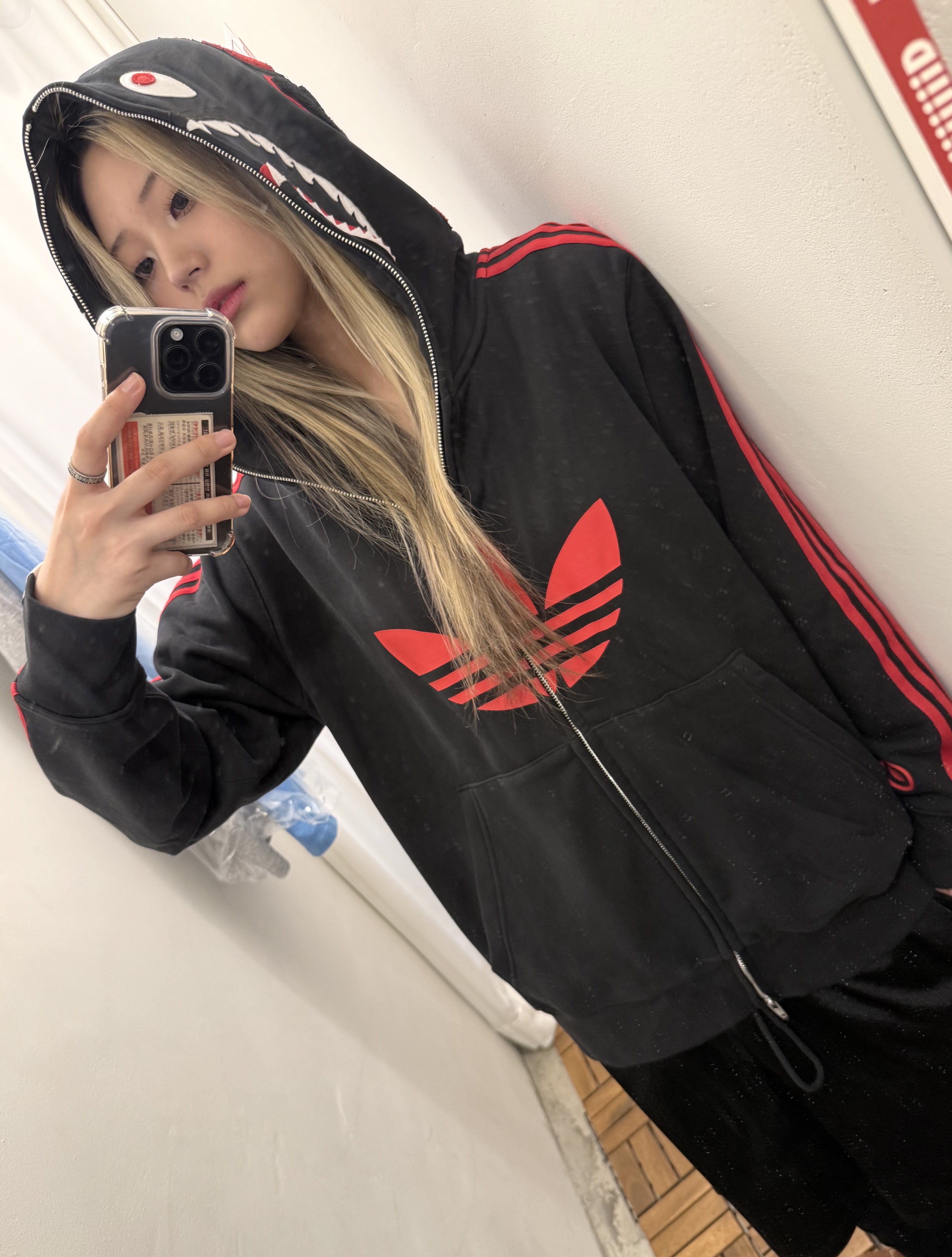 Adidas x BAPE Ultimate Shark Hoodie Black - KR Sizing, Supreme Twill Applique S/S Top Heather Grey - 24FW 착용 스타일 - 1