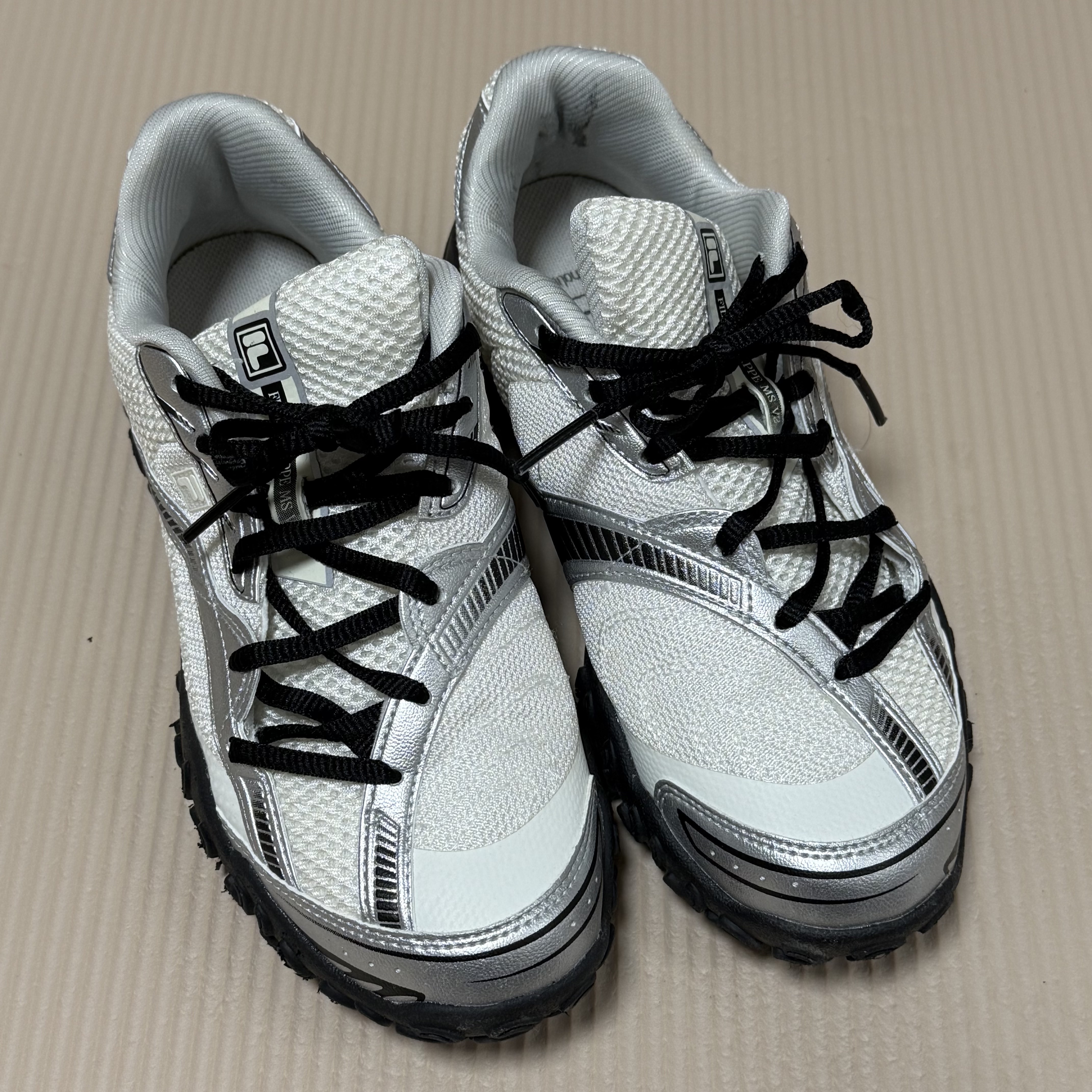 Fila Echappe v2 White Black 착용 스타일 - 2