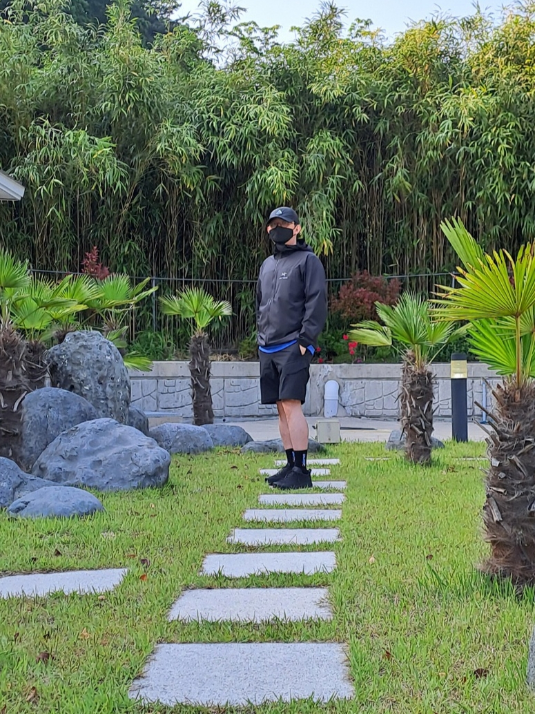 Nike ACG Trail Cap Black, Arc'teryx Squamish Hoody Black 착용 스타일 - 5