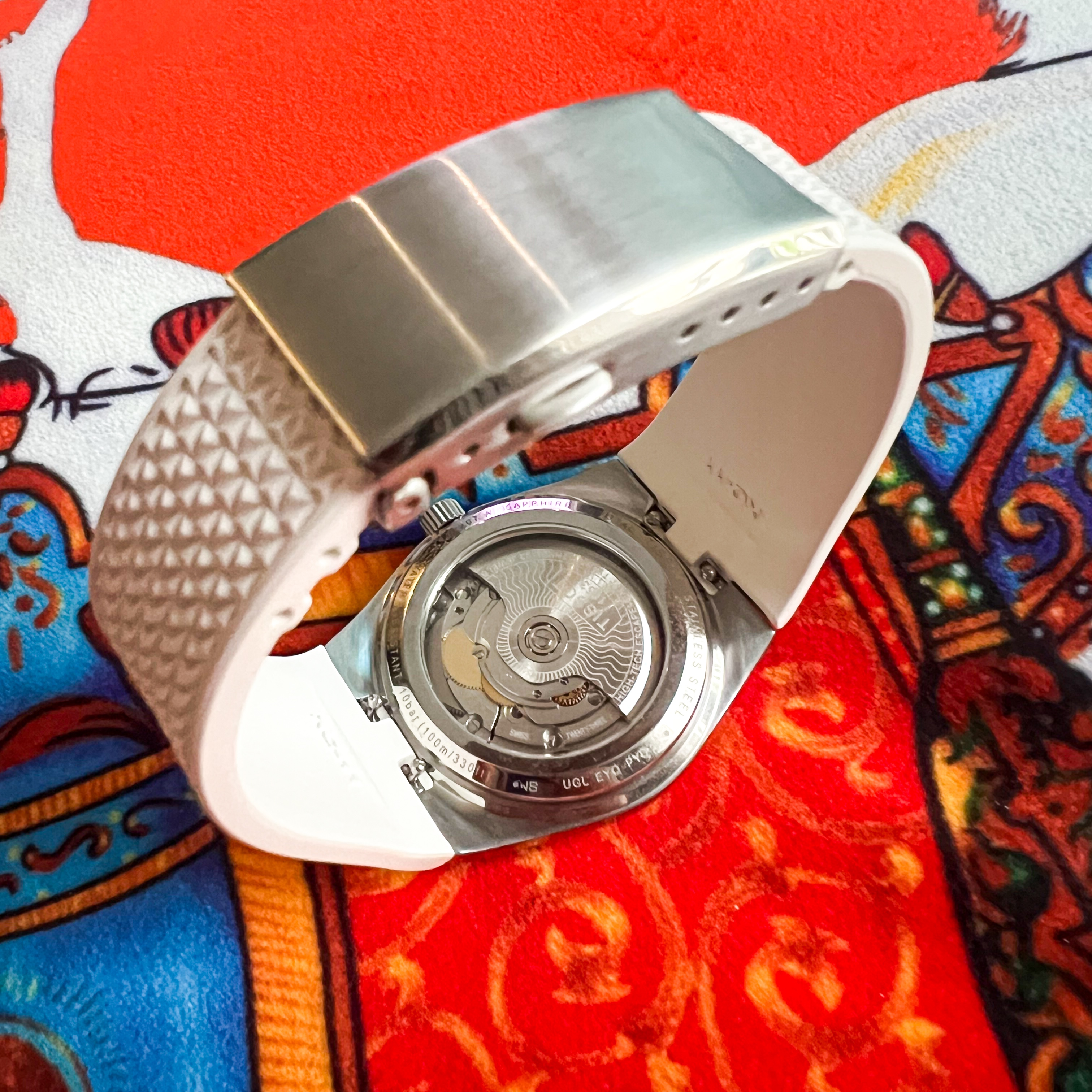 Tissot PRX Powermatic 80 35mm Steel Mother of Pearl 착용 스타일 - 3