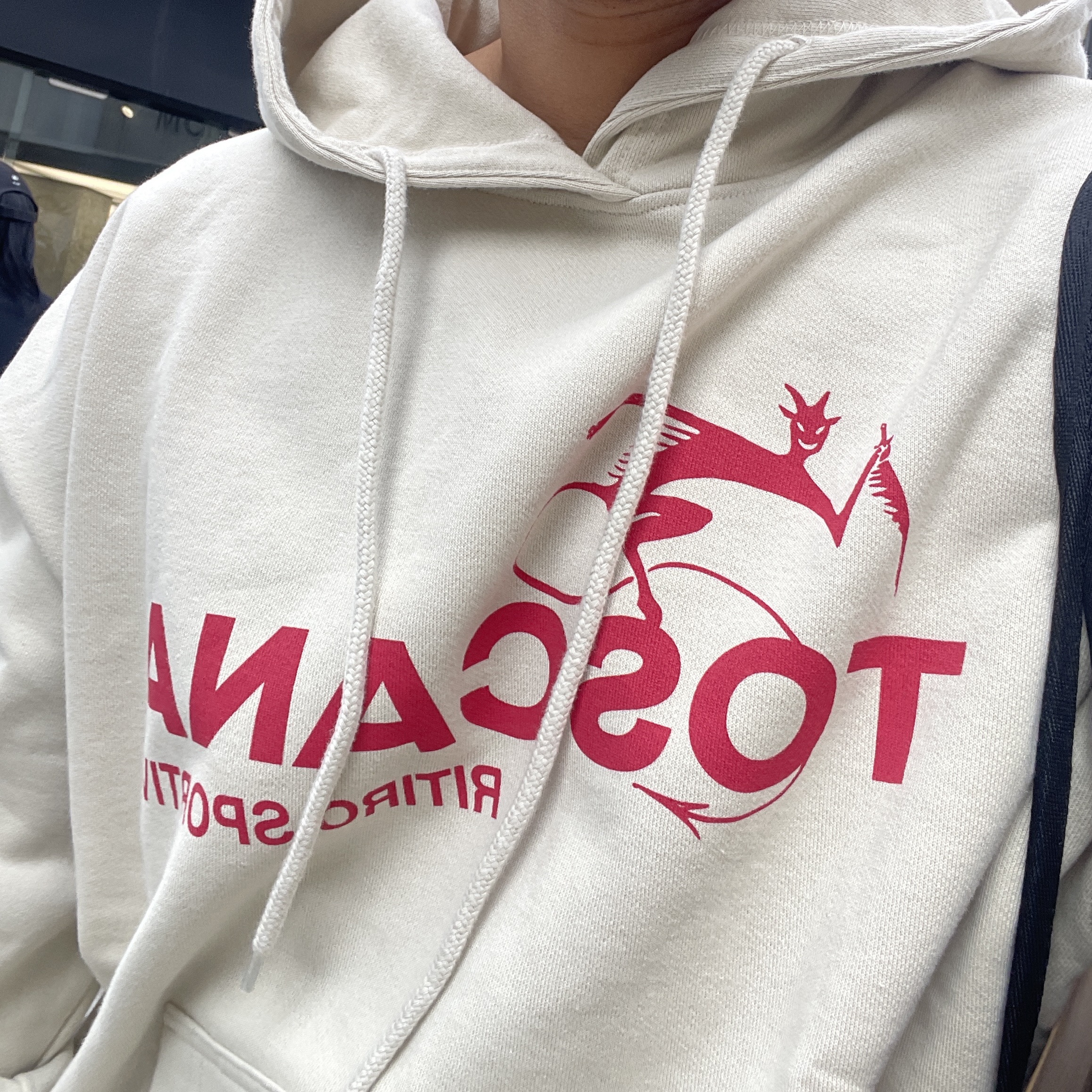 UVU Toscana Hoodie Ecru 착용 스타일