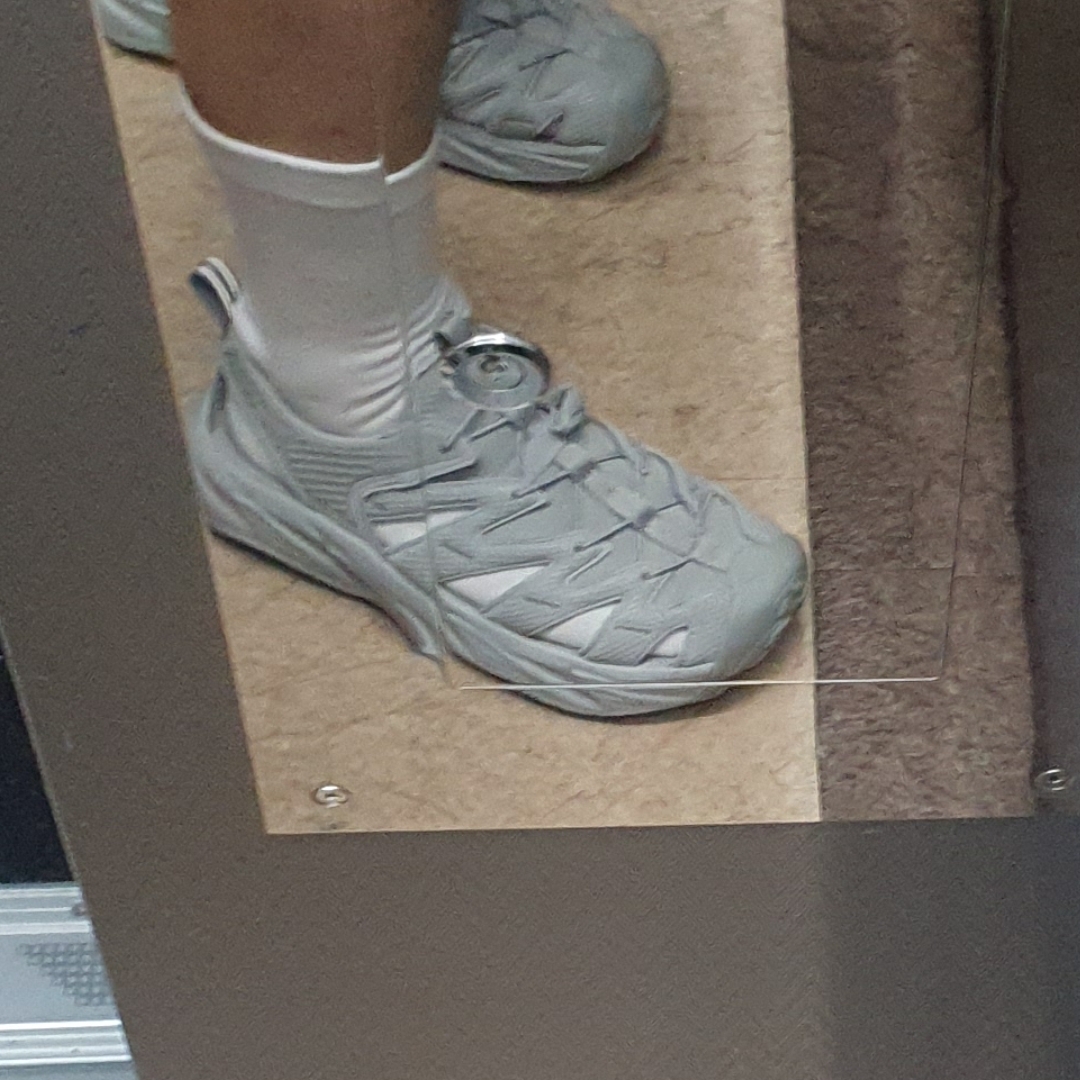 Hoka Hopara Stellar Grey 착용 스타일 - 3